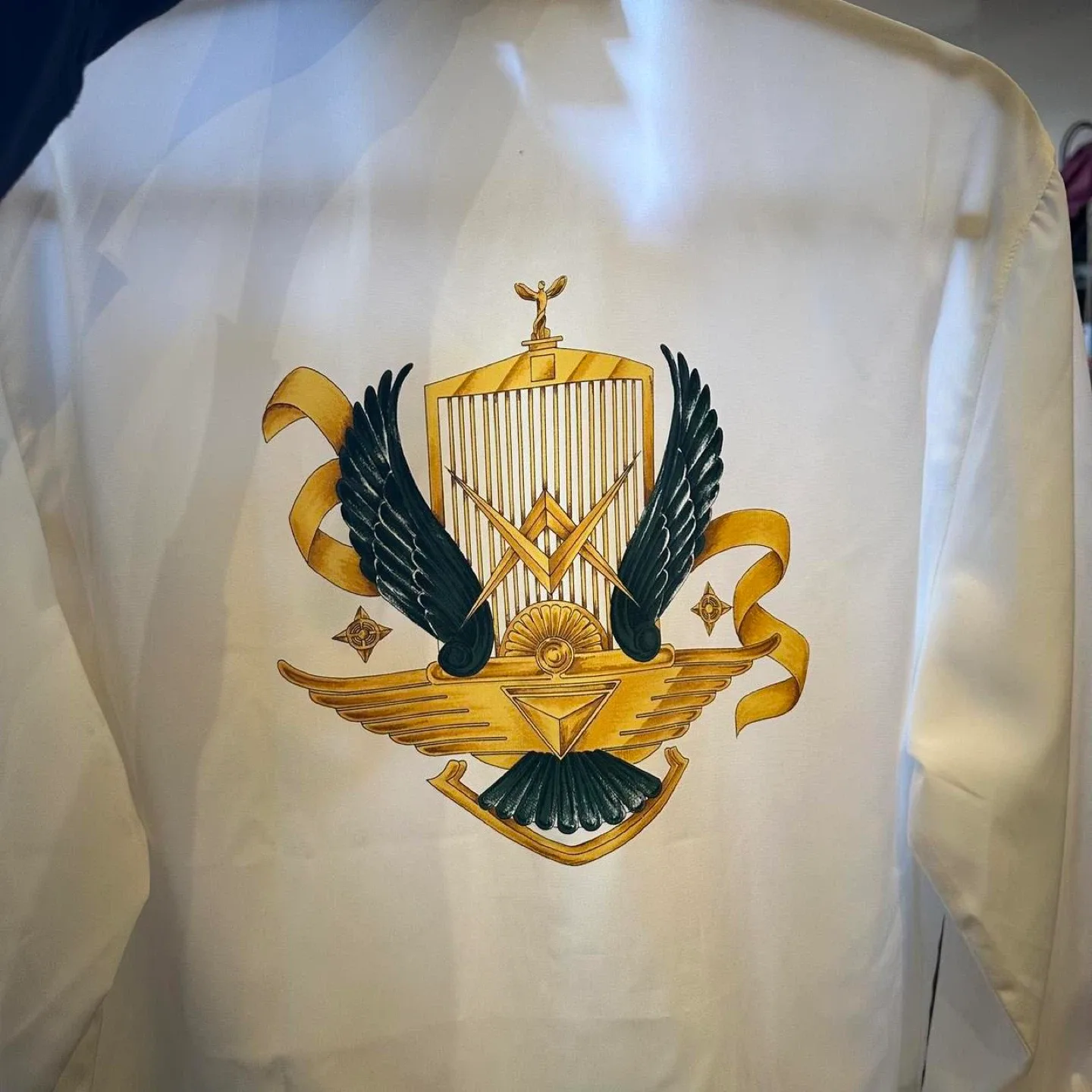 White Graphic Blouse image indicator(4)