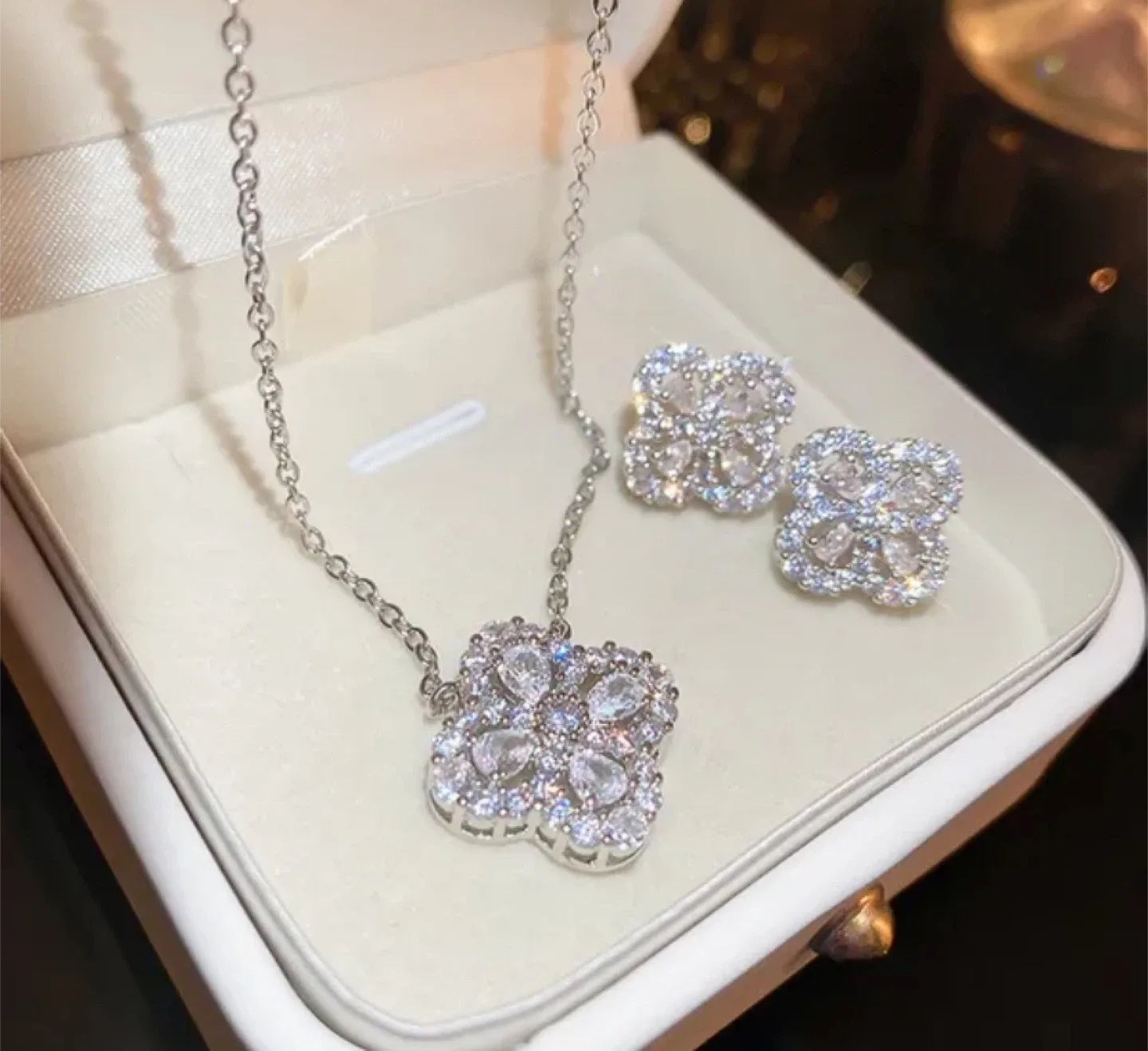 Clover Necklace & Earrings Set - Silver