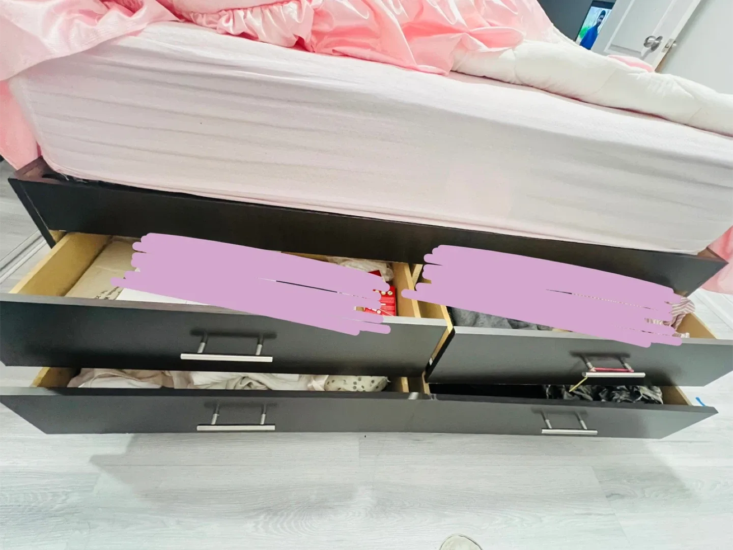 Queen Size Bed with Headboard image indicator(7)