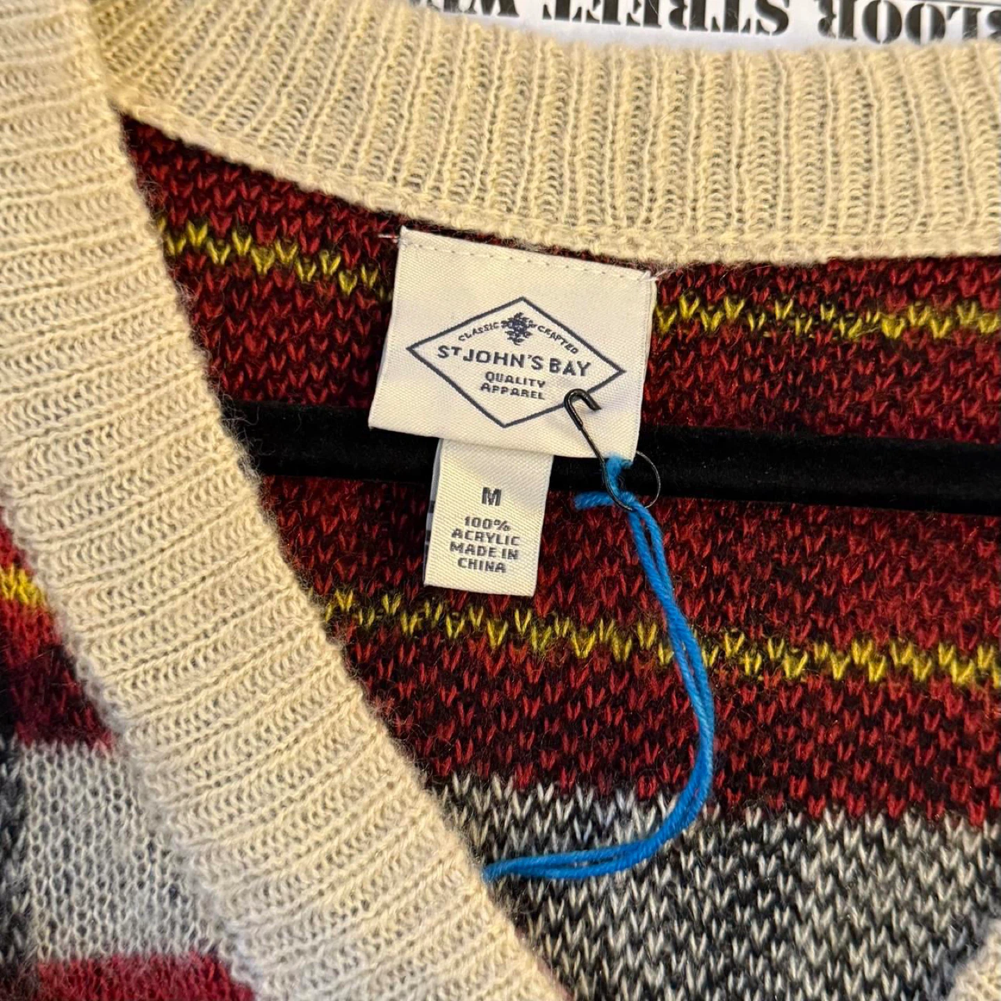 St. John's Bay Plaid V-Neck Sweater - Size M - photo 4