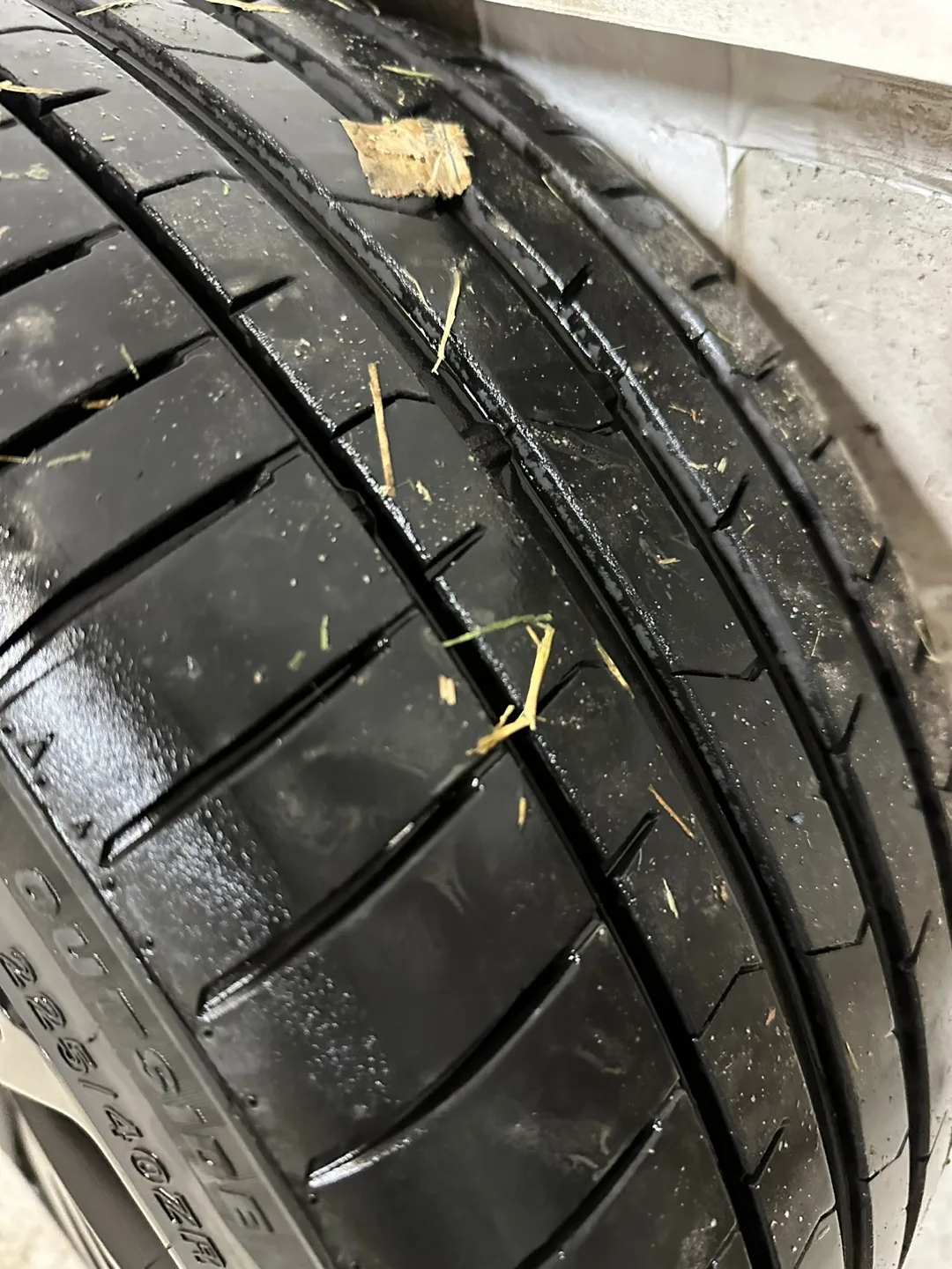 Set of 4 Windforce Catcherforce Tires 225/40ZR18 image indicator(5)