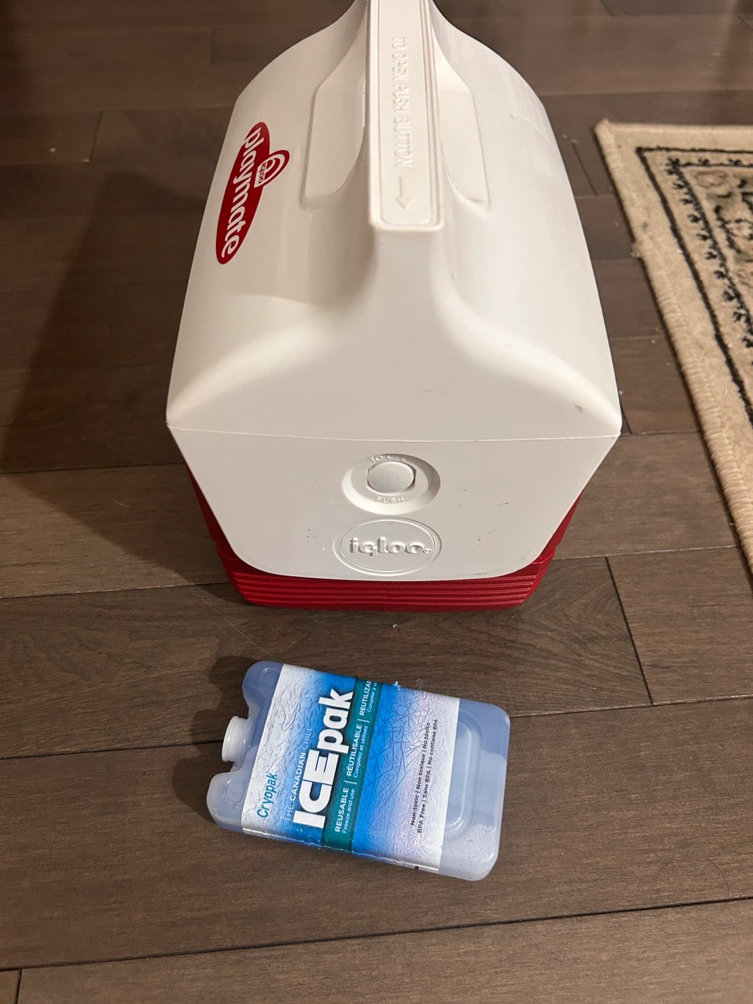 Igloo Playmate Cooler w/ Ice Pack - photo 2