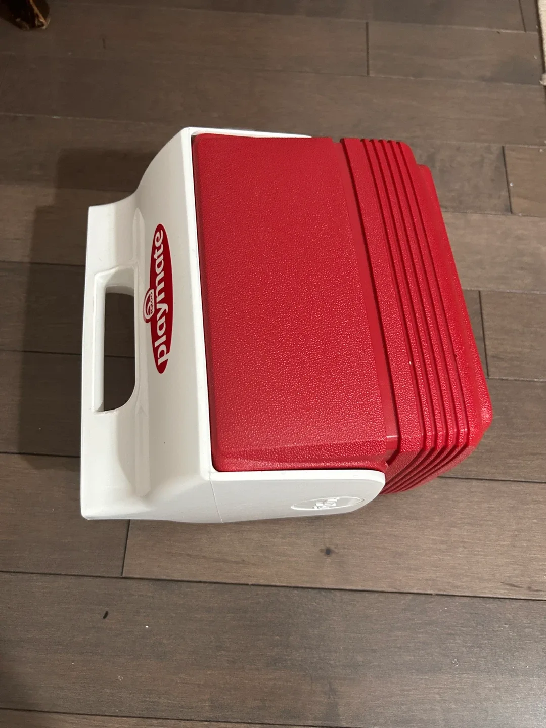 Igloo Playmate Cooler w/ Ice Pack image indicator(3)