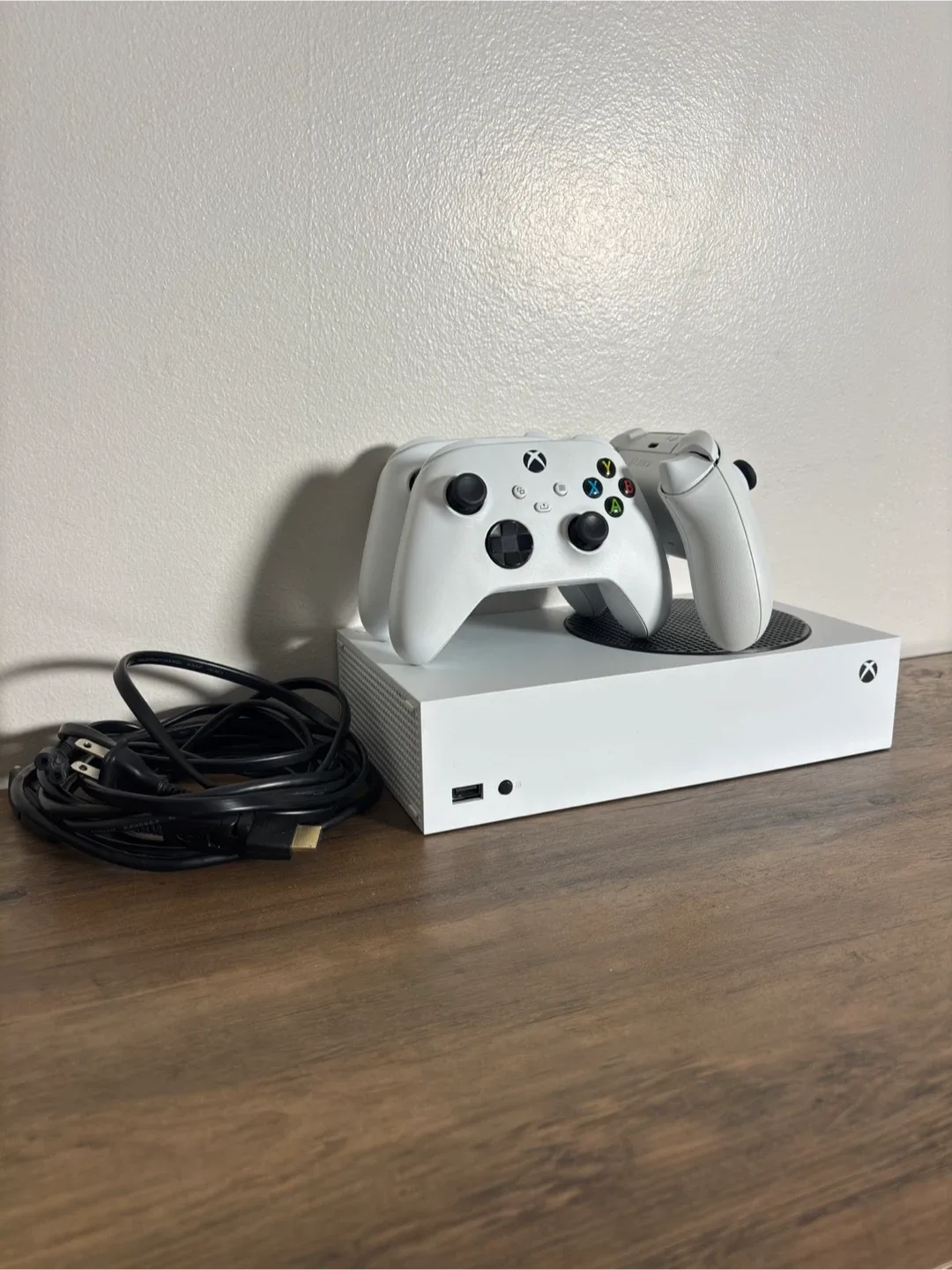 Xbox Series S (512GB) + 3 Controllers - Act Fast!
