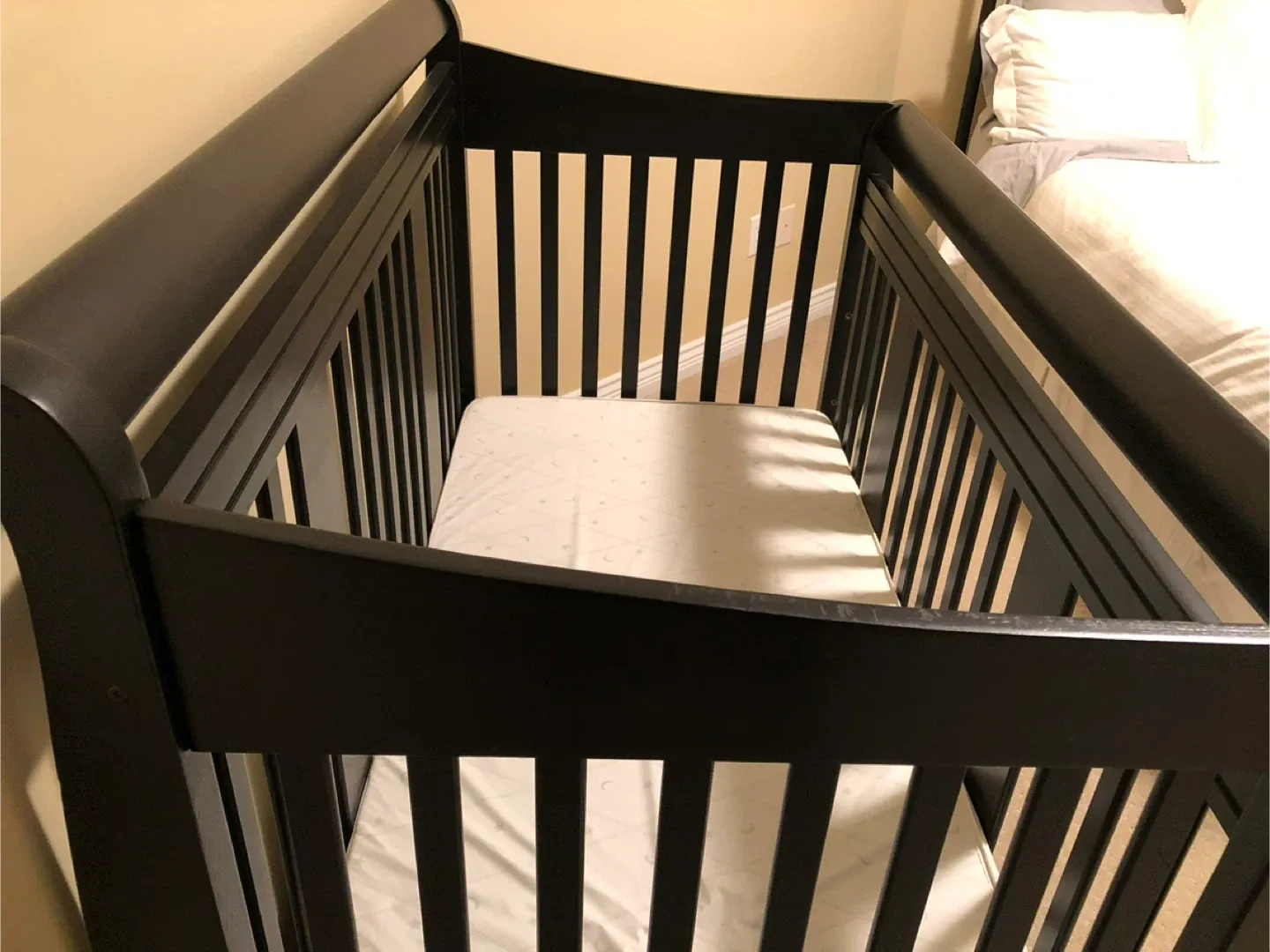 Black Baby Crib image indicator(2)