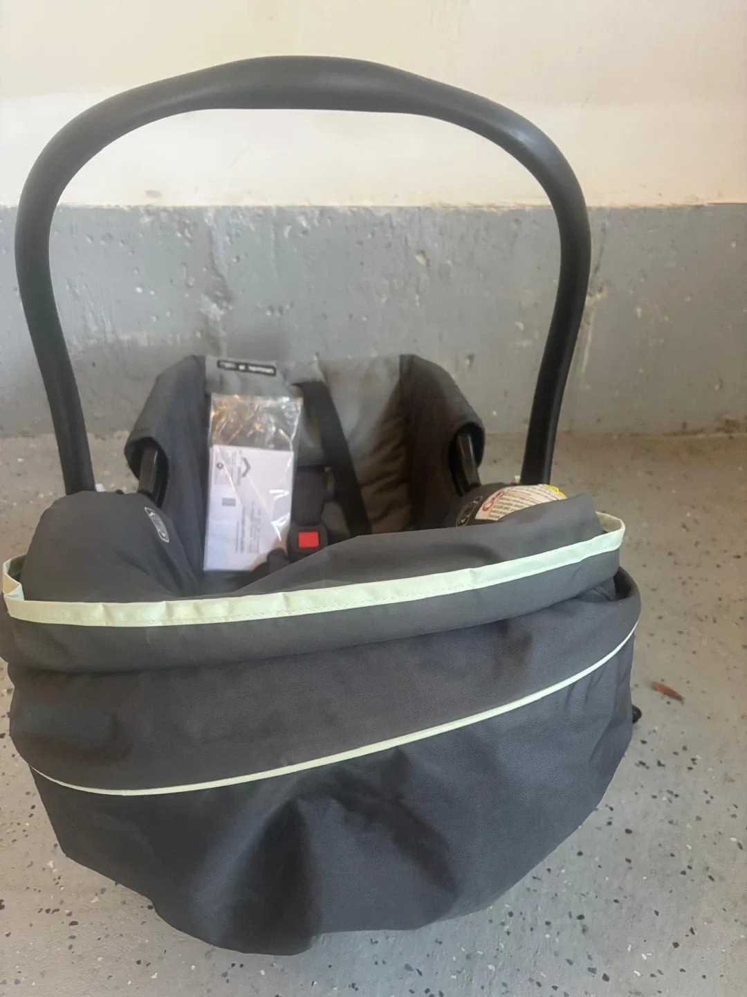 Graco SnugRide 30 Click Connect Infant Car Seat image indicator(2)