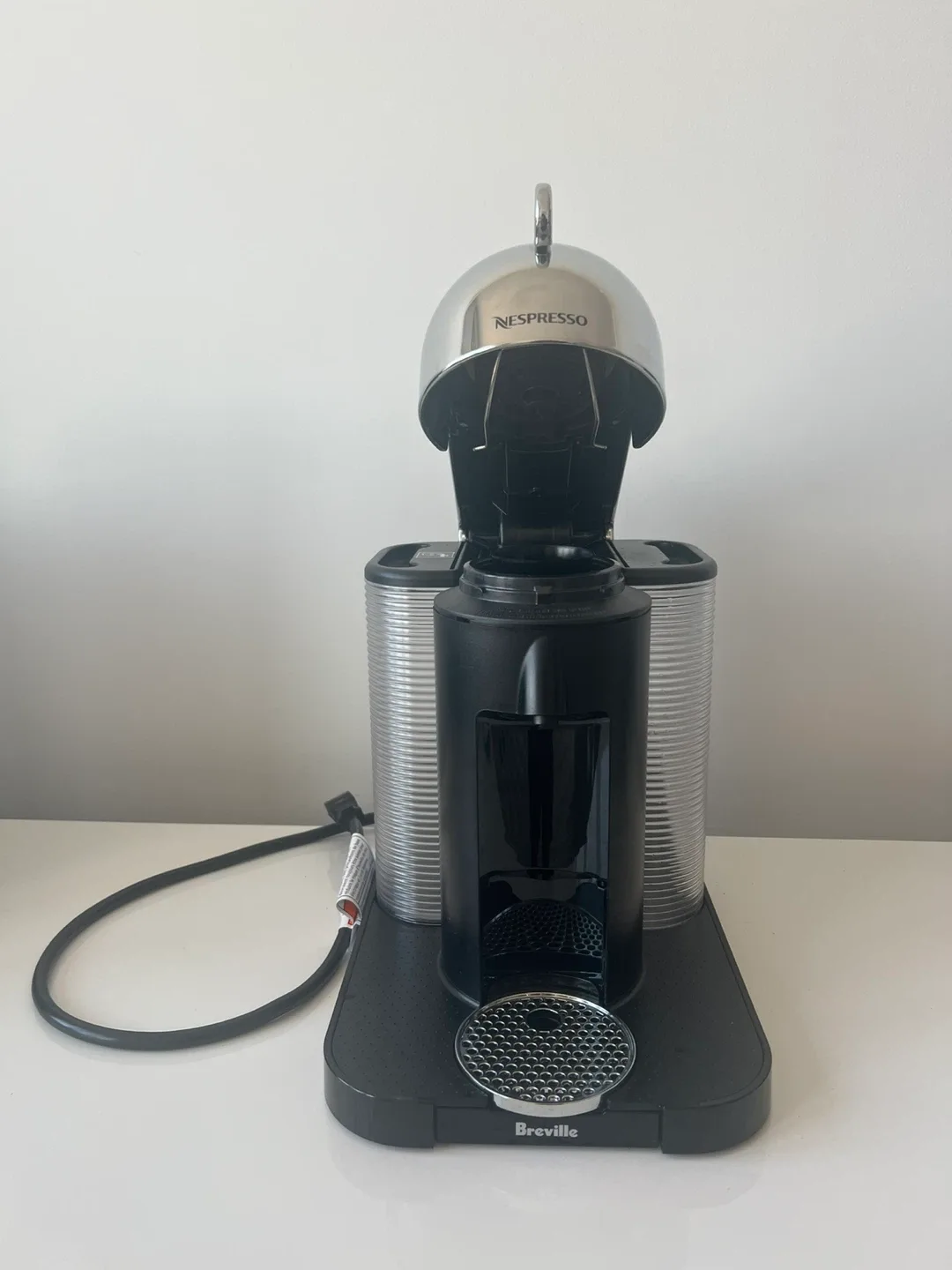 Nespresso Vertuo Chrome - Great Condition