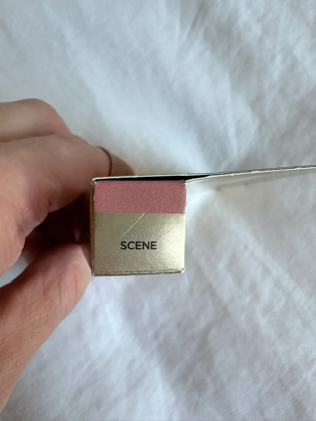 New HOURGLASS Unreal Liquid Blush - Scene image indicator(4)