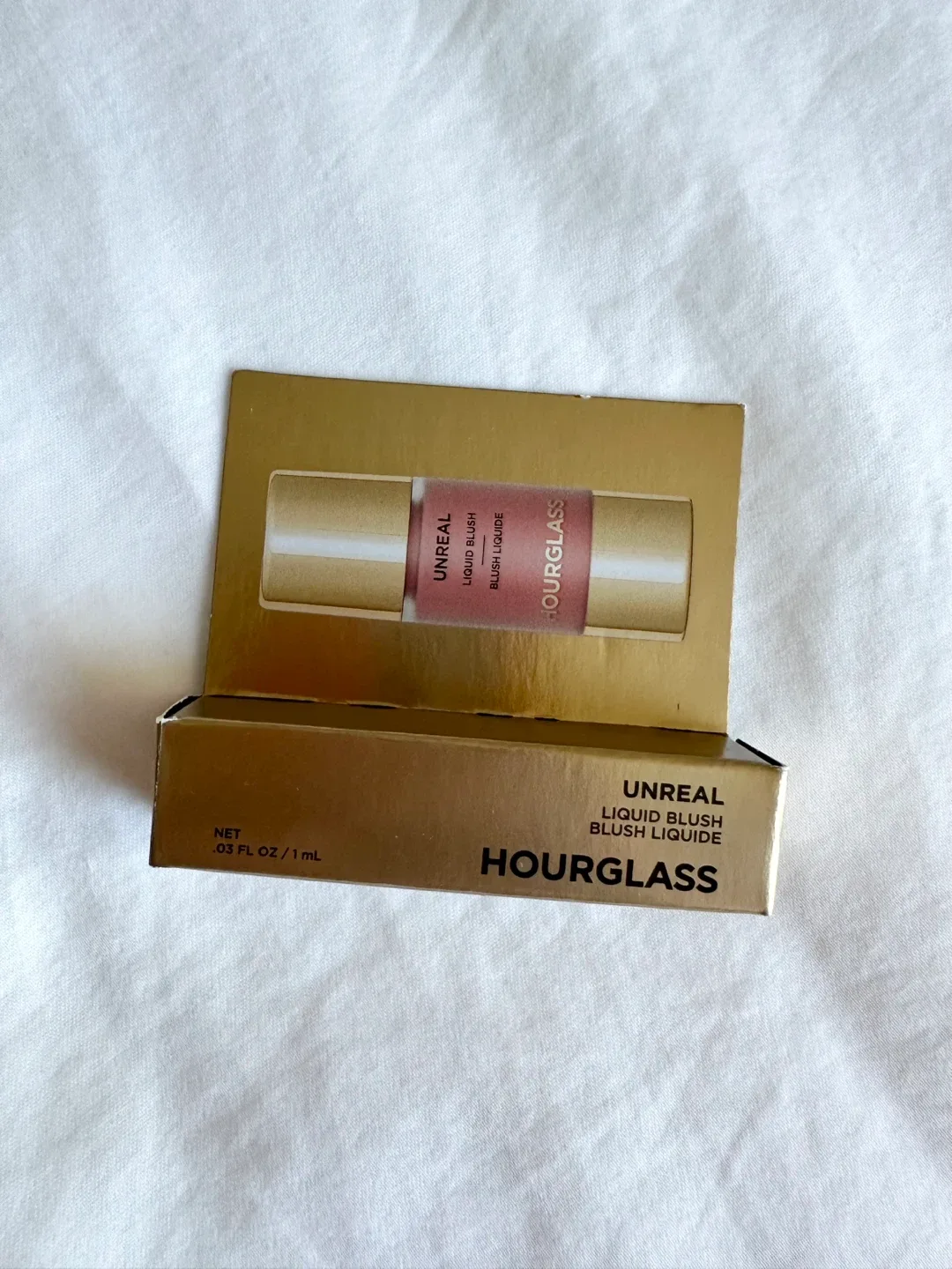 New HOURGLASS Unreal Liquid Blush - Scene image indicator(3)