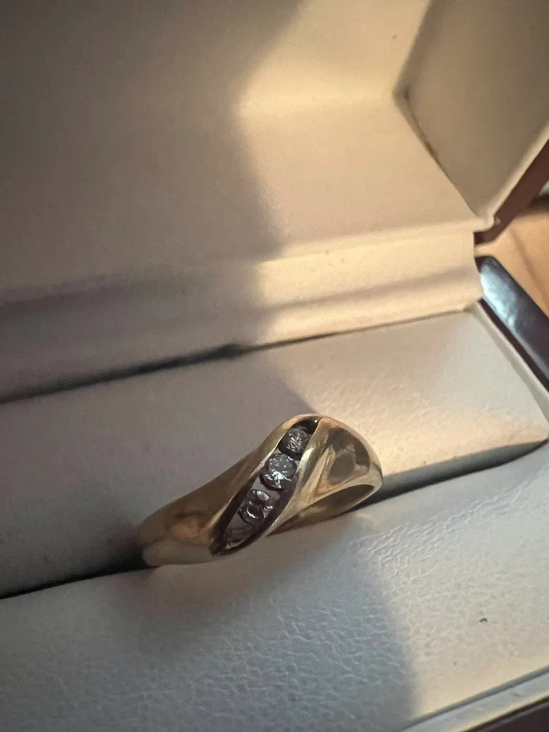 10 k Gold Ring with 3 diamonds