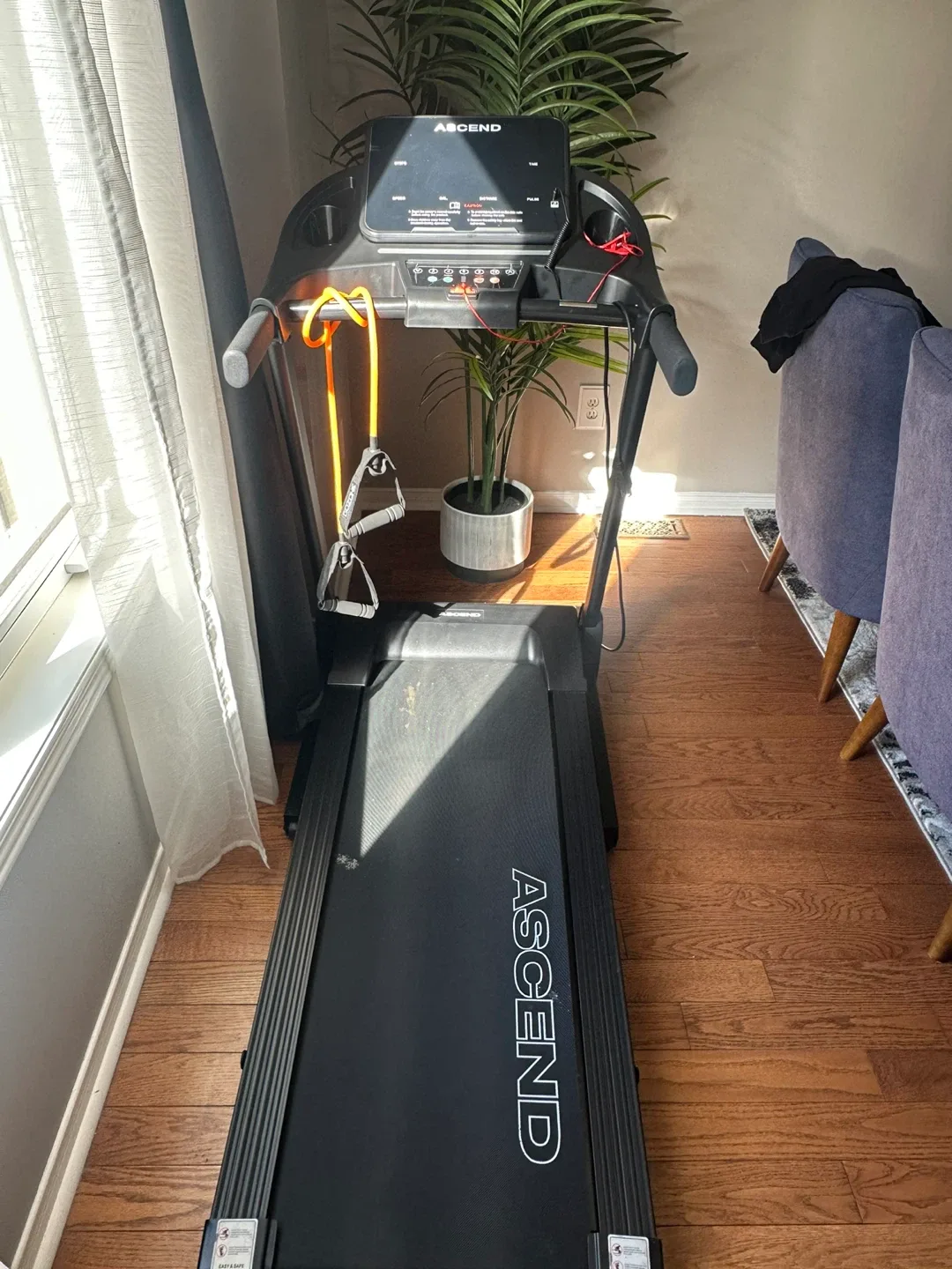 Ascend Treadmill - Great Condition! image indicator(2)