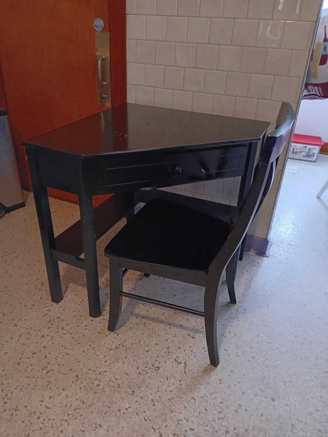 Black Wooden Desk and Chair Set image indicator(2)