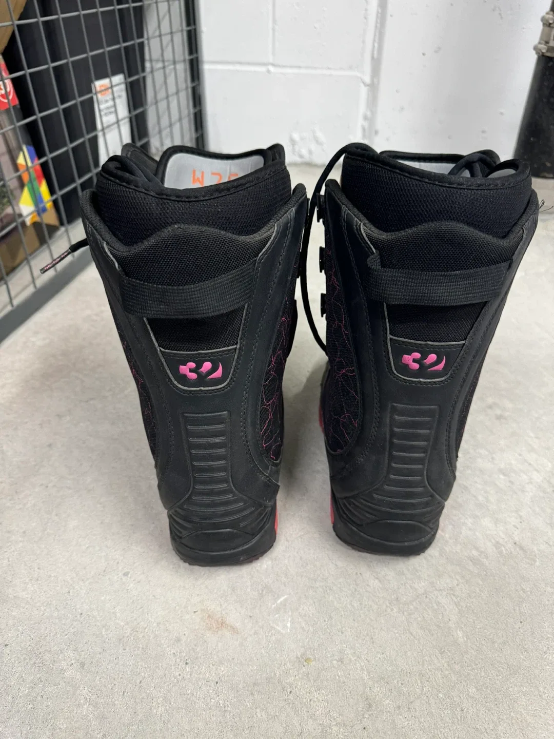 ThirtyTwo Snowboard Boots - Size 7.5W image indicator(3)