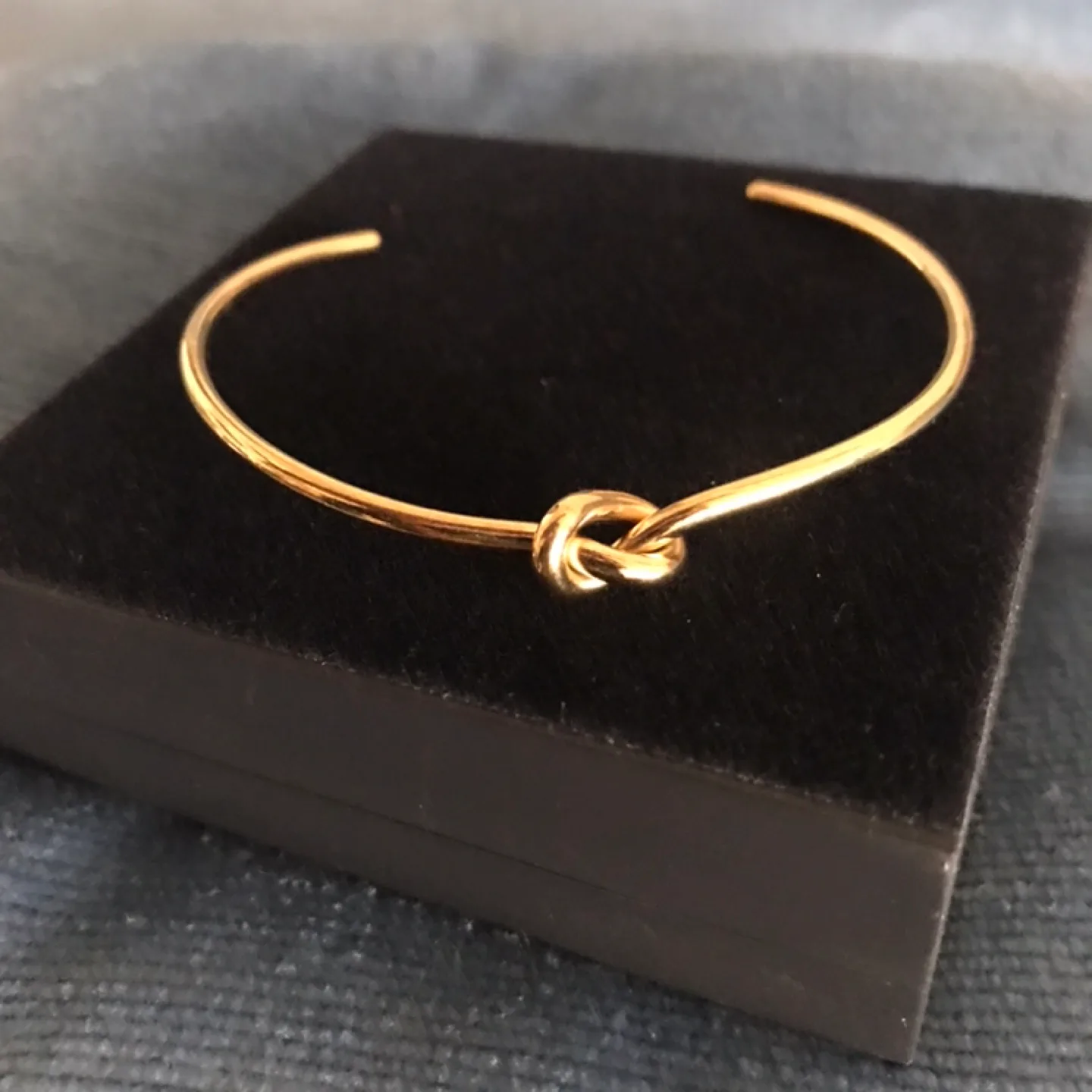 Twist Knot Stainless Steel Cuff Bracelet - Gold Color image indicator(3)