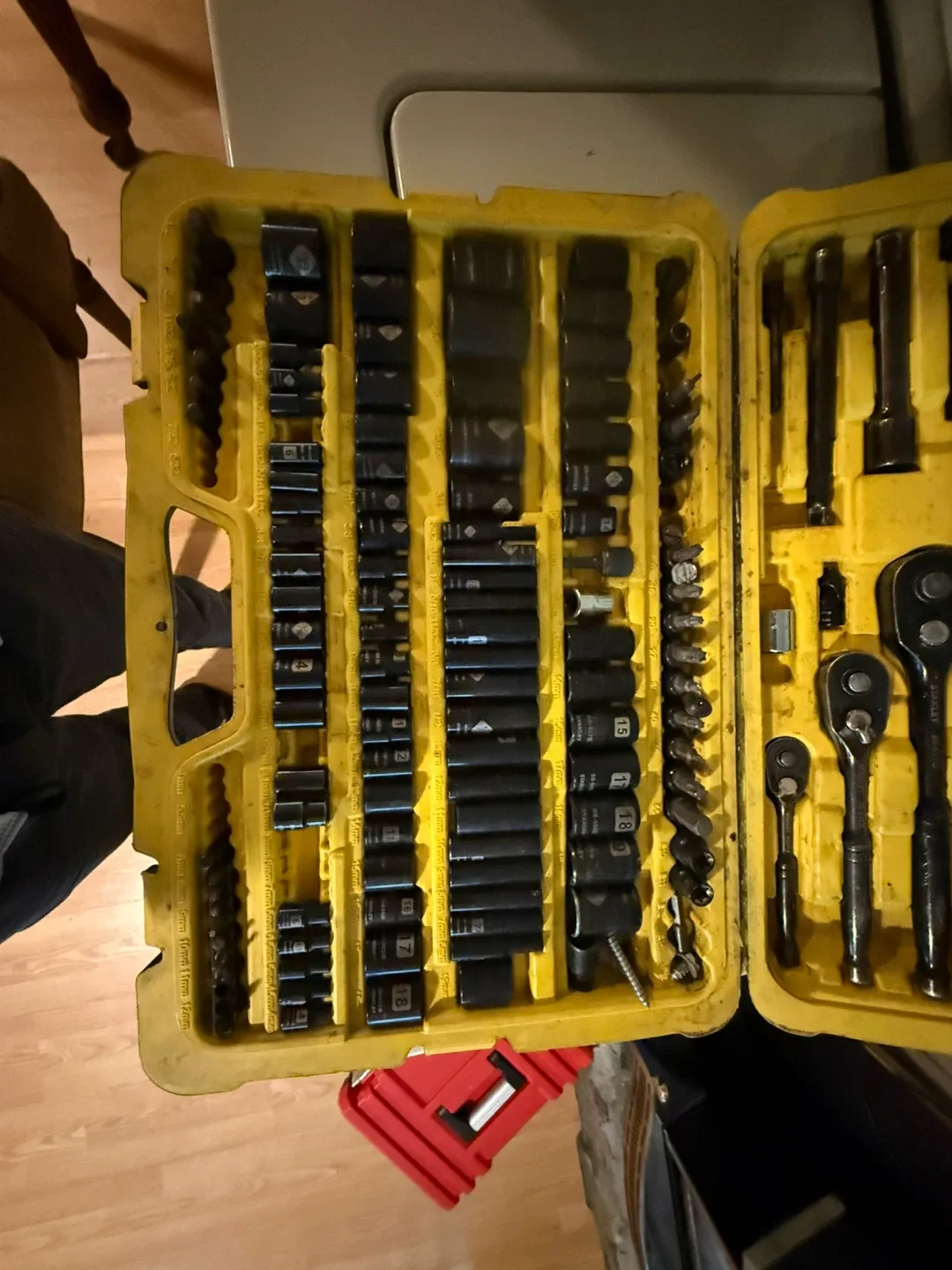 Stanley Professional Grade 229-Piece Socket Set image indicator(4)