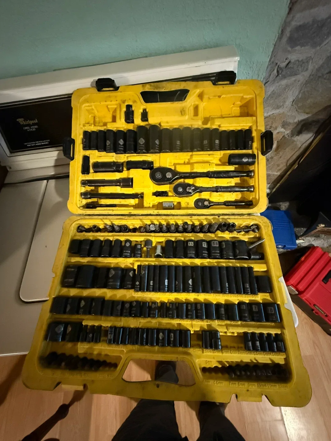 Stanley Professional Grade 229-Piece Socket Set image indicator(2)
