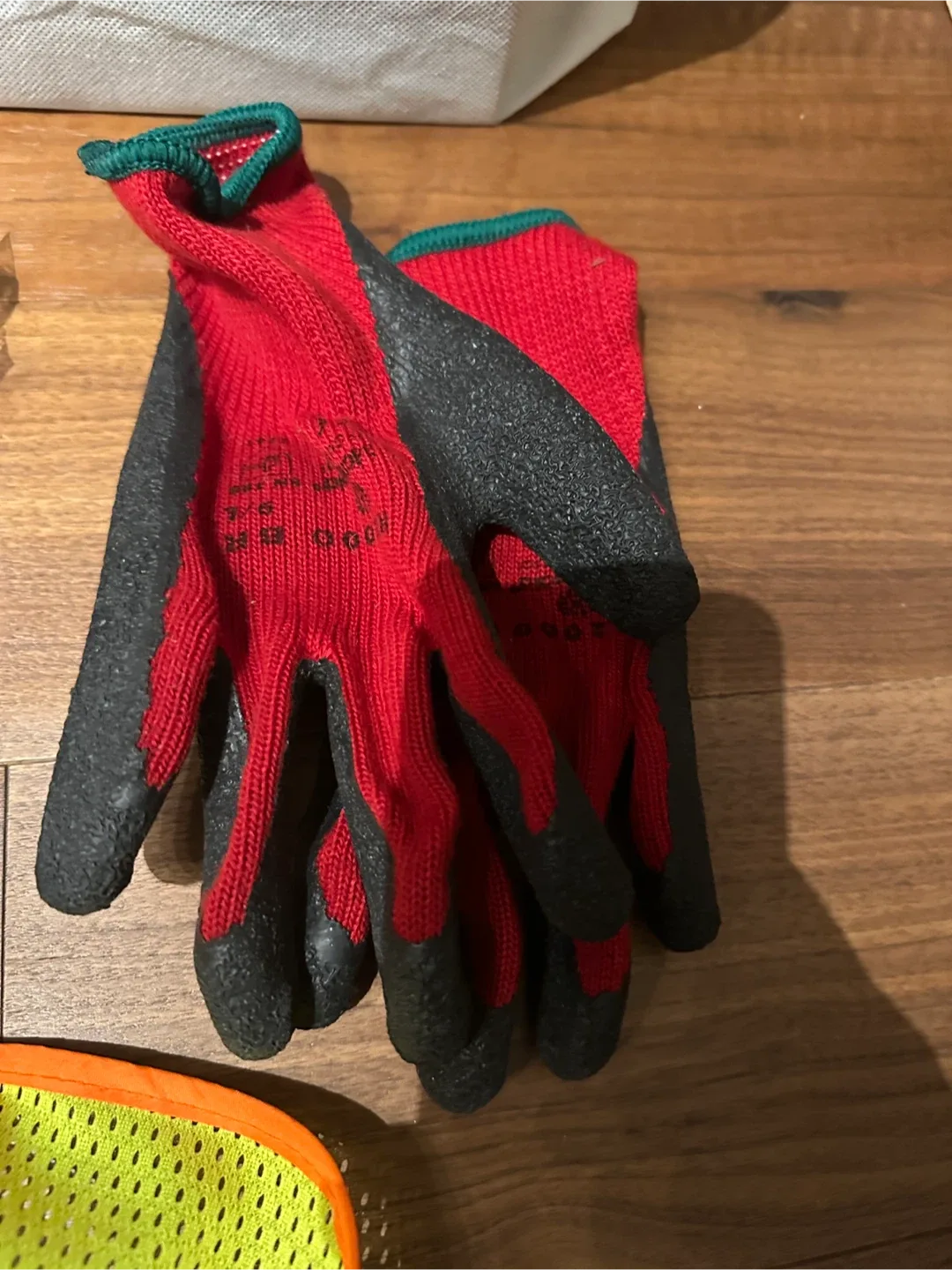 Construction Gloves, Safety Vest, Hard Hat & Masks image indicator(4)