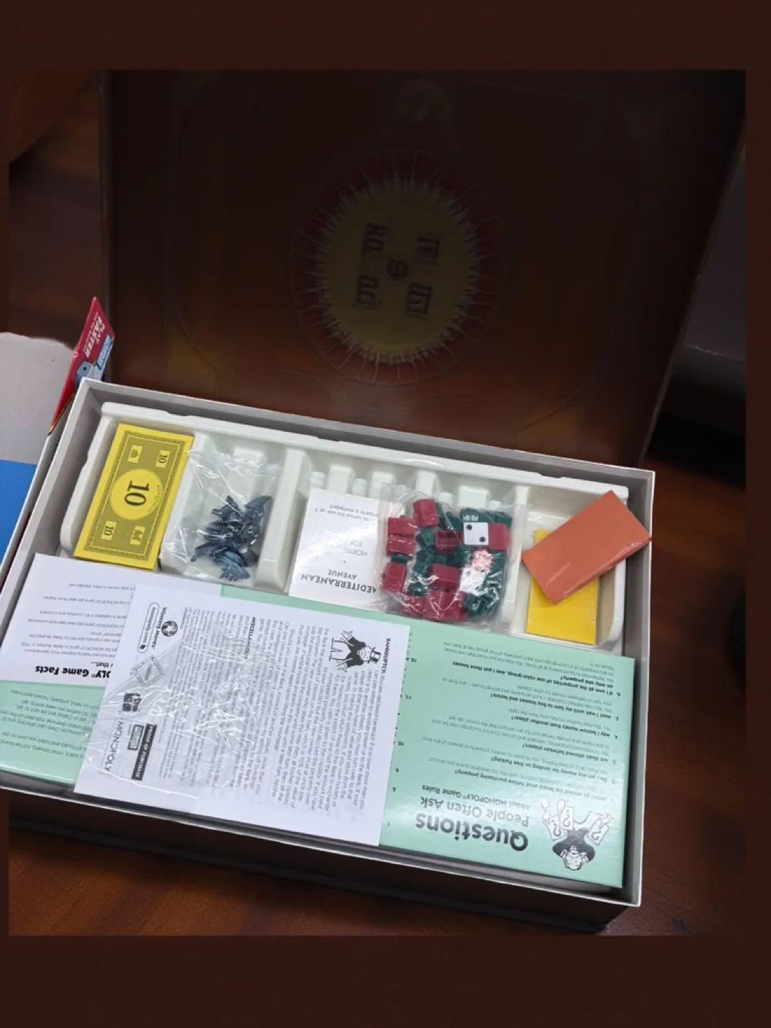 Monopoly Board Game New in Box image indicator(4)