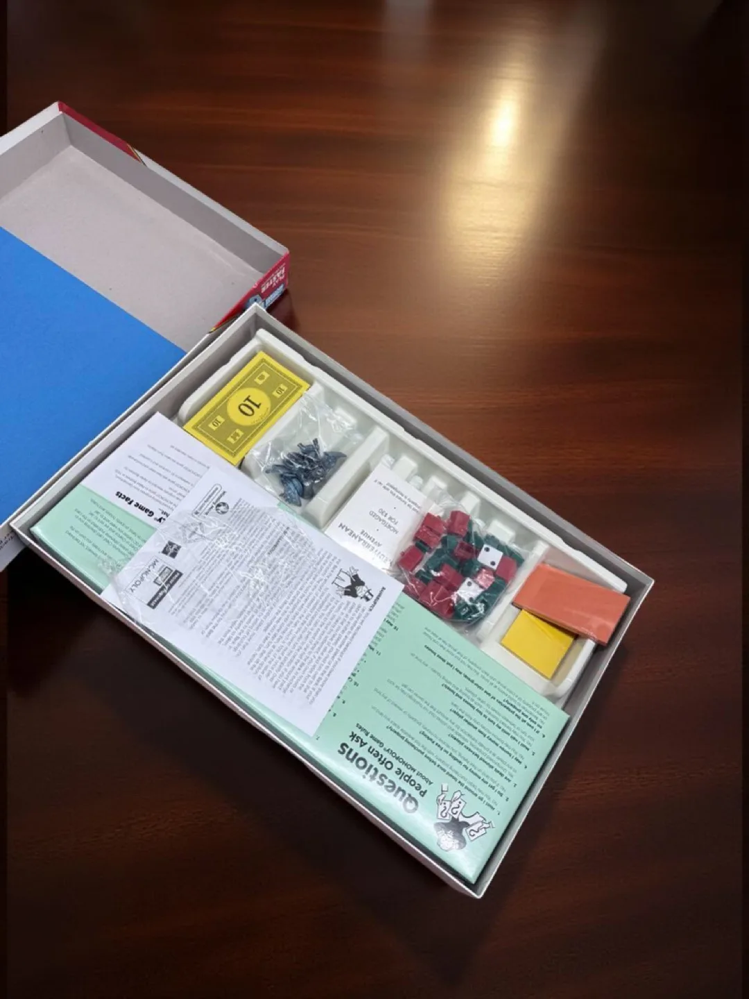 Monopoly Board Game New in Box image indicator(3)