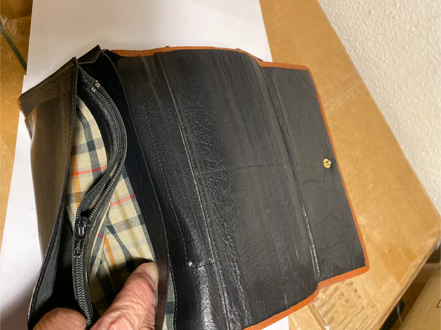 Leather ladies black leather tri-fold Wallet image indicator(3)