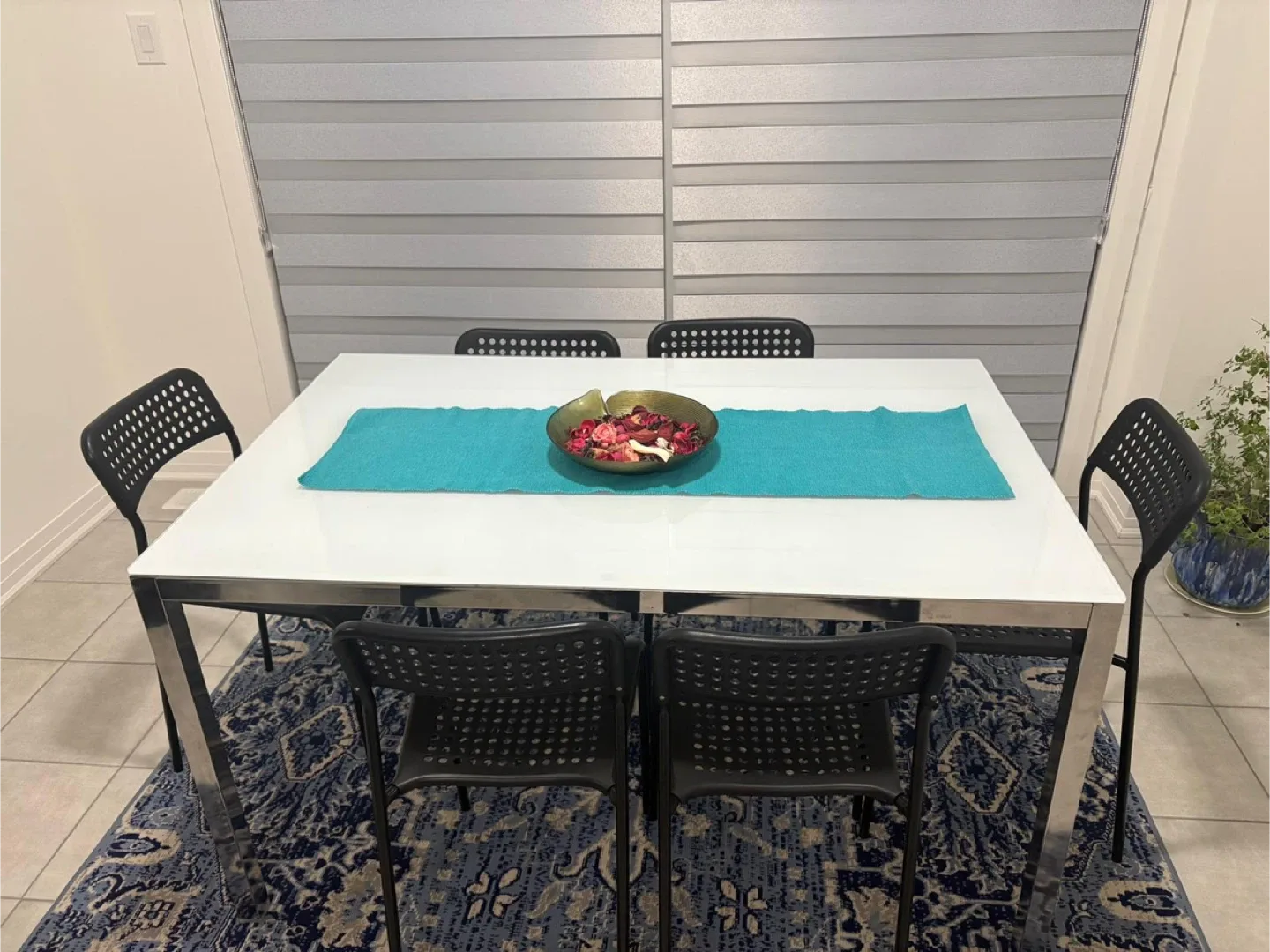 Dining Table with 6 Chairs - White & Black image indicator(3)