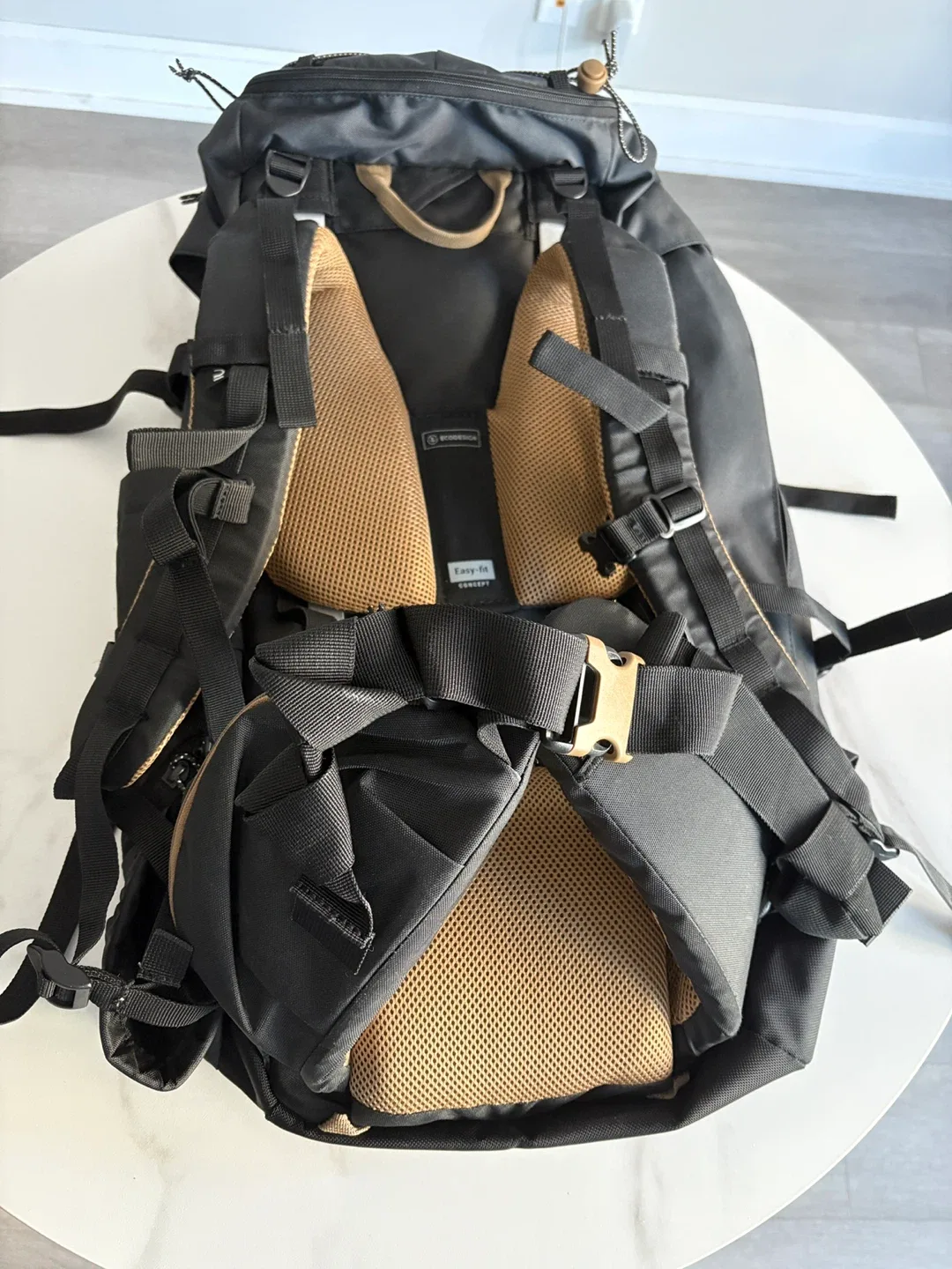 Forclaz MT100 Easyfit 50L Backpack - Black image indicator(2)