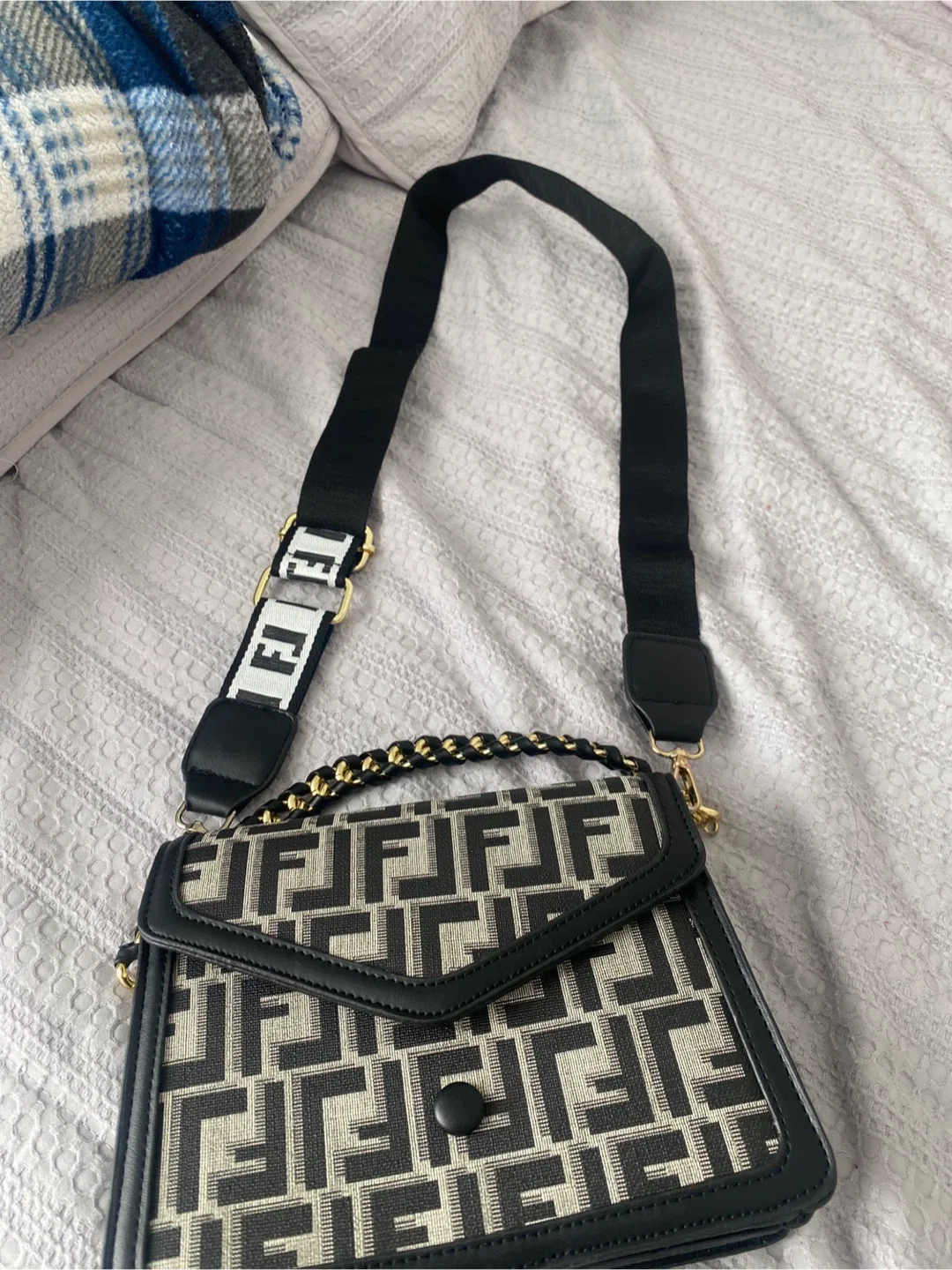 Fendi Style Shoulder Bag image indicator(2)