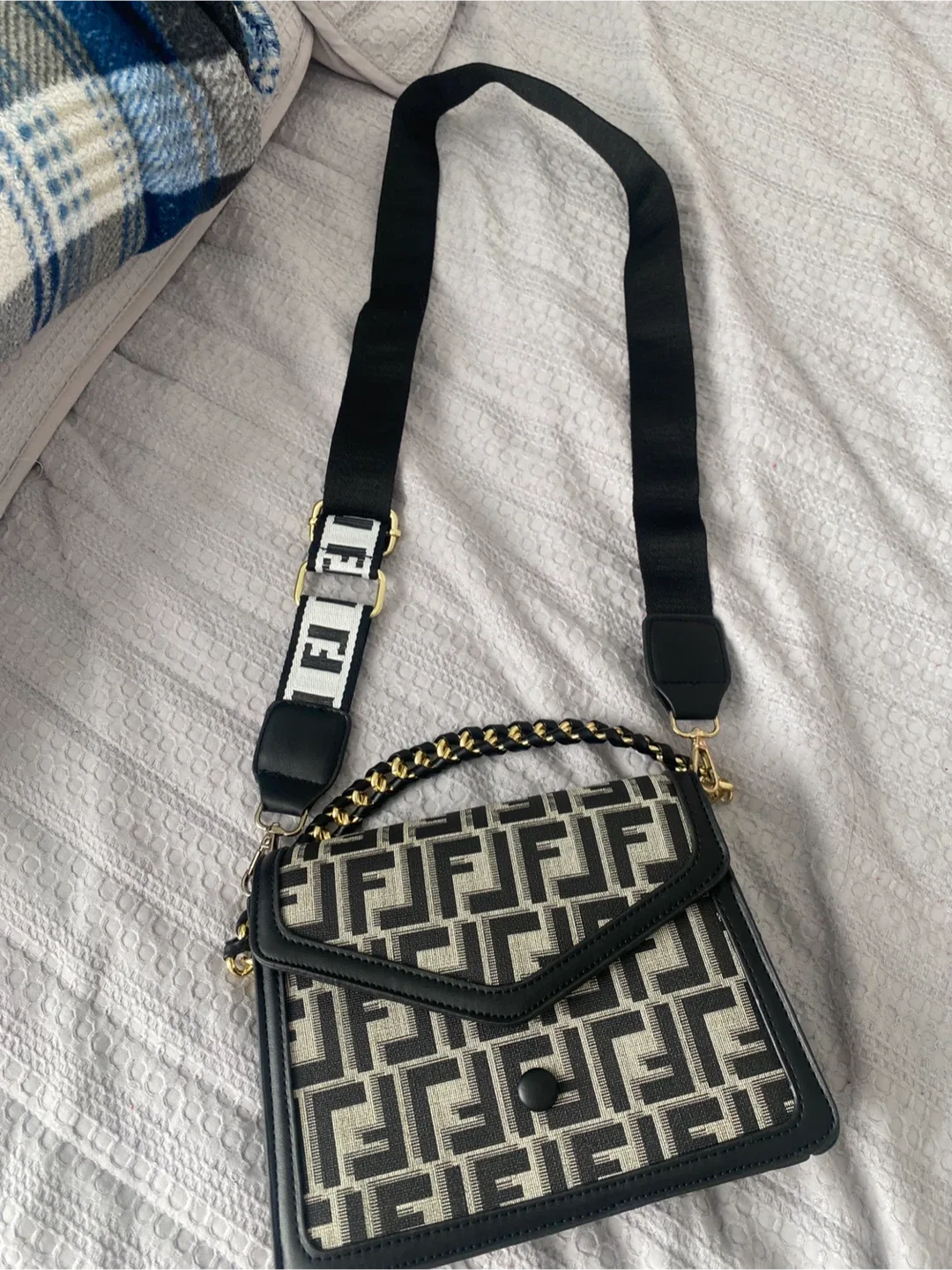 Fendi Style Shoulder Bag image indicator(3)