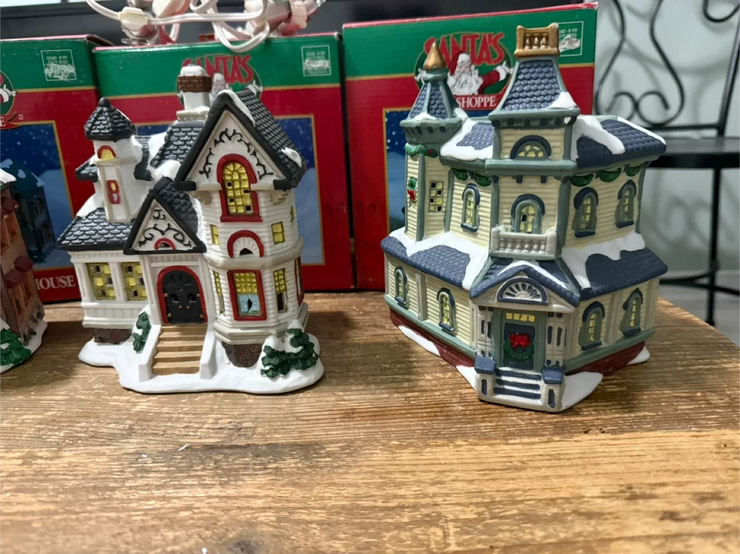 Christmas village image indicator(6)
