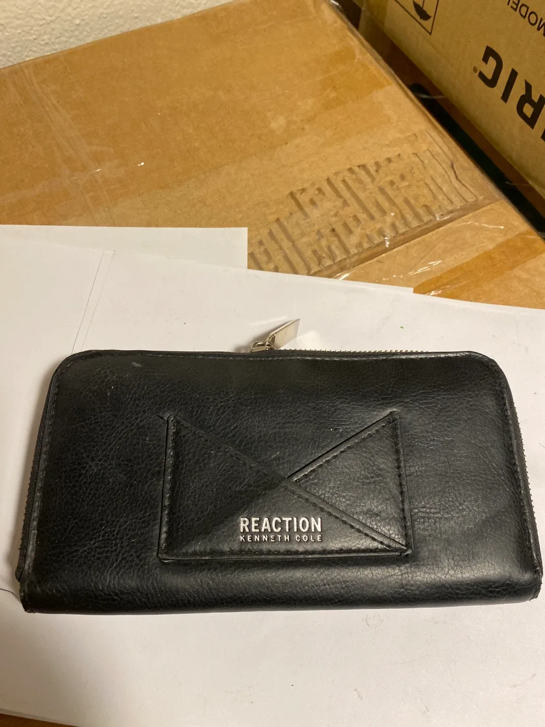 Reaction Kenneth Cole Black Wallet image indicator(3)