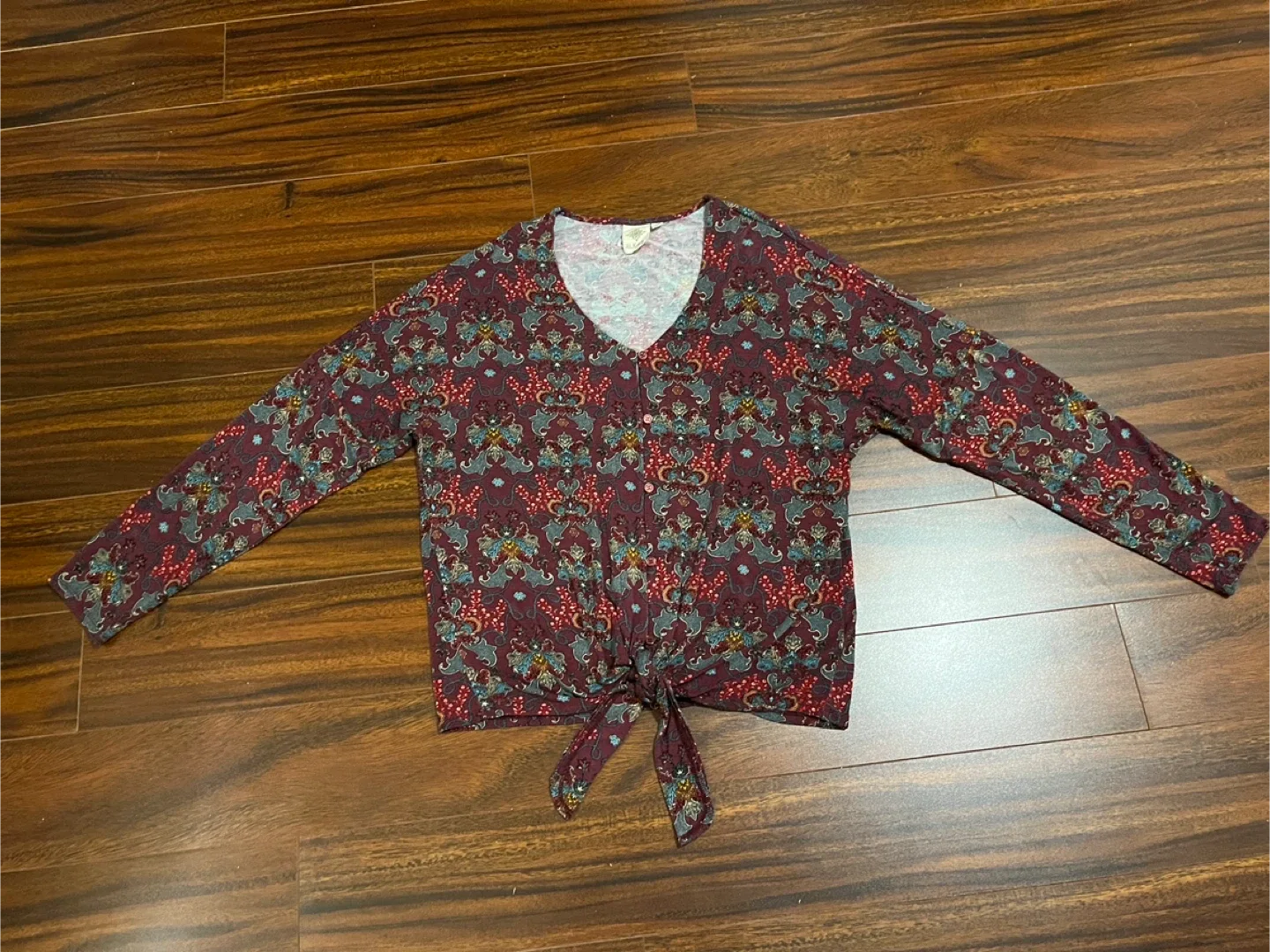 Alkamy womens medium paisley long sleeve burgundy tie front top