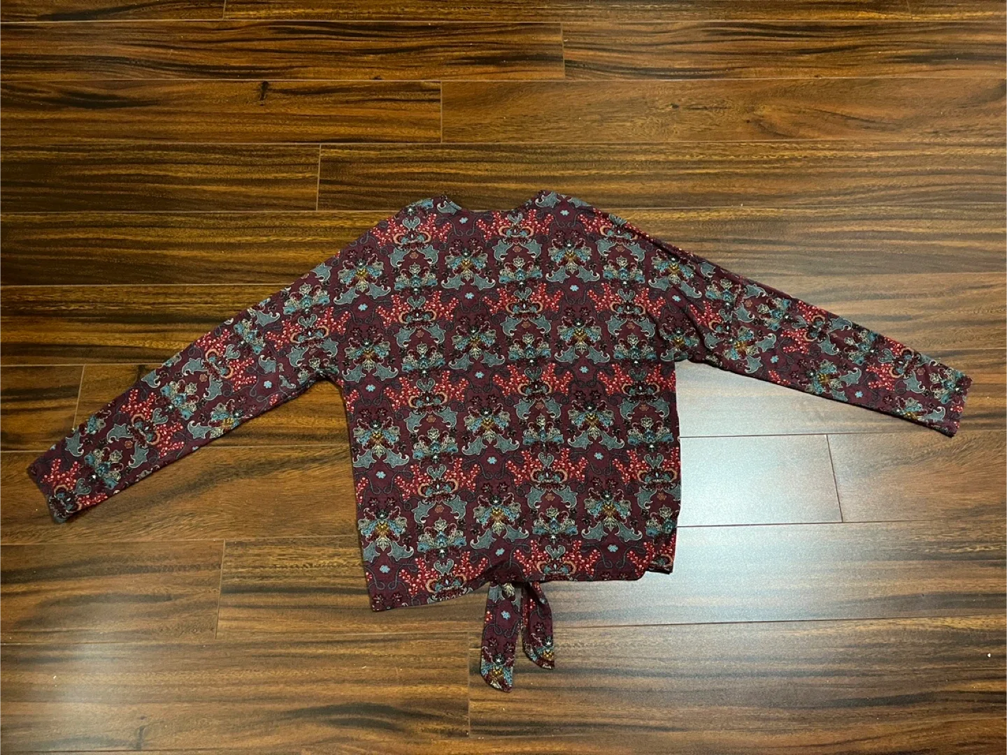 Alkamy womens medium paisley long sleeve burgundy tie front top image indicator(9)