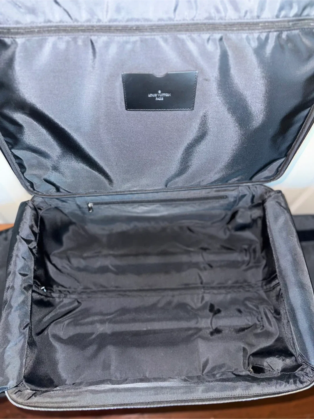 Louis Vuitton Damier Graphite Pegasus 55 Business image indicator(7)