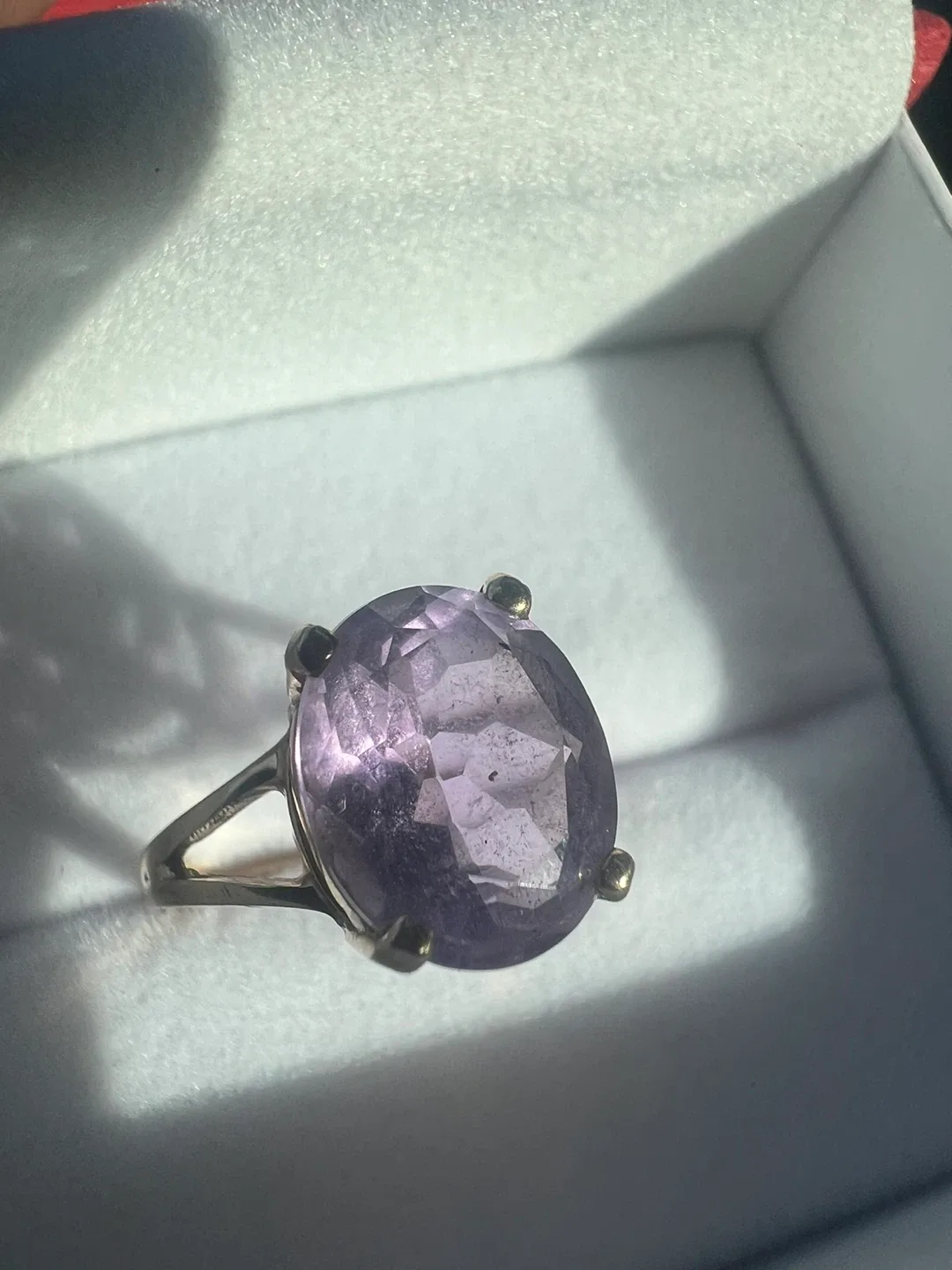 10 k amethyst 4 carat  Ring