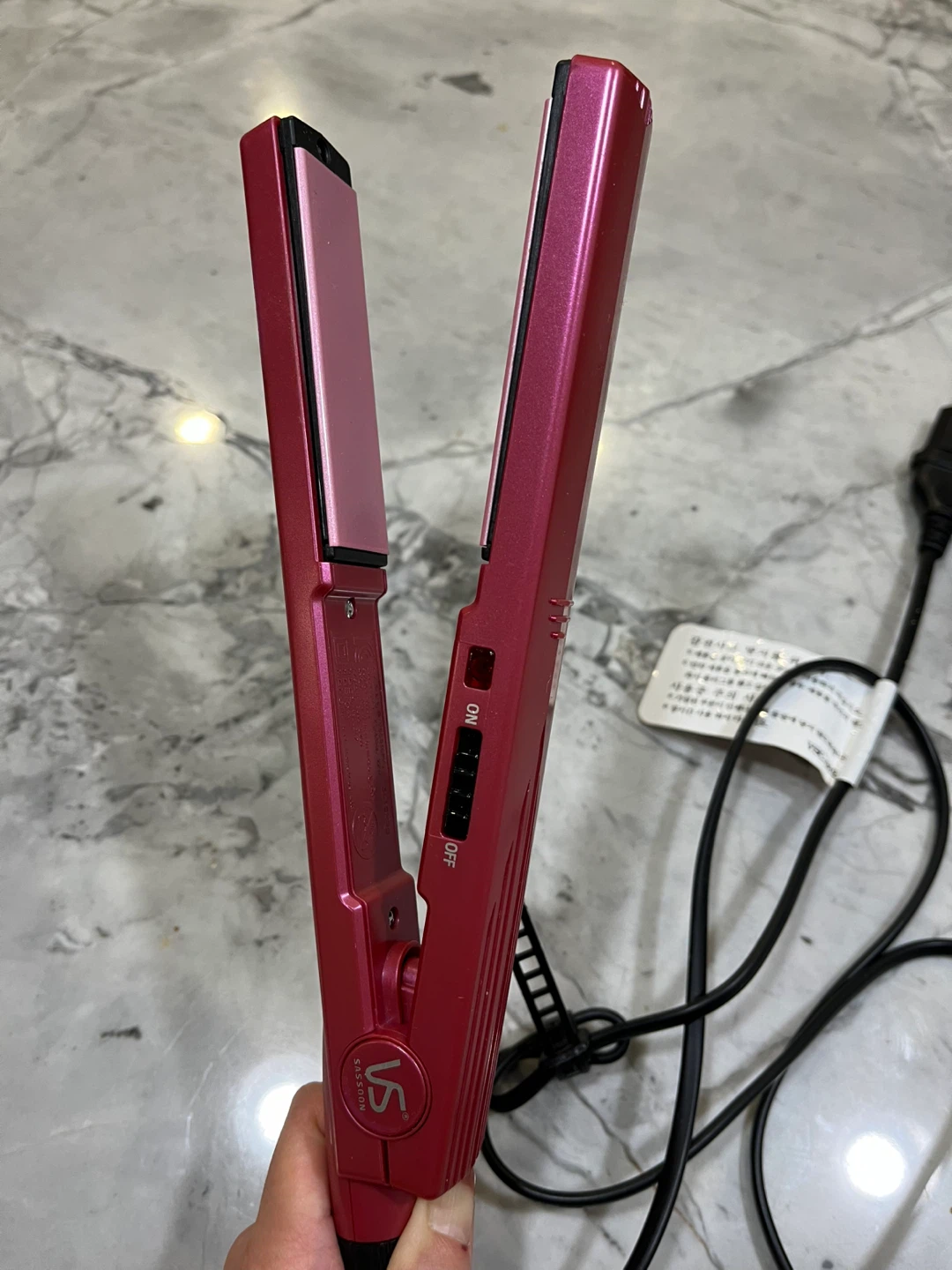 Vidal Sassoon Hair Straightener - photo 3