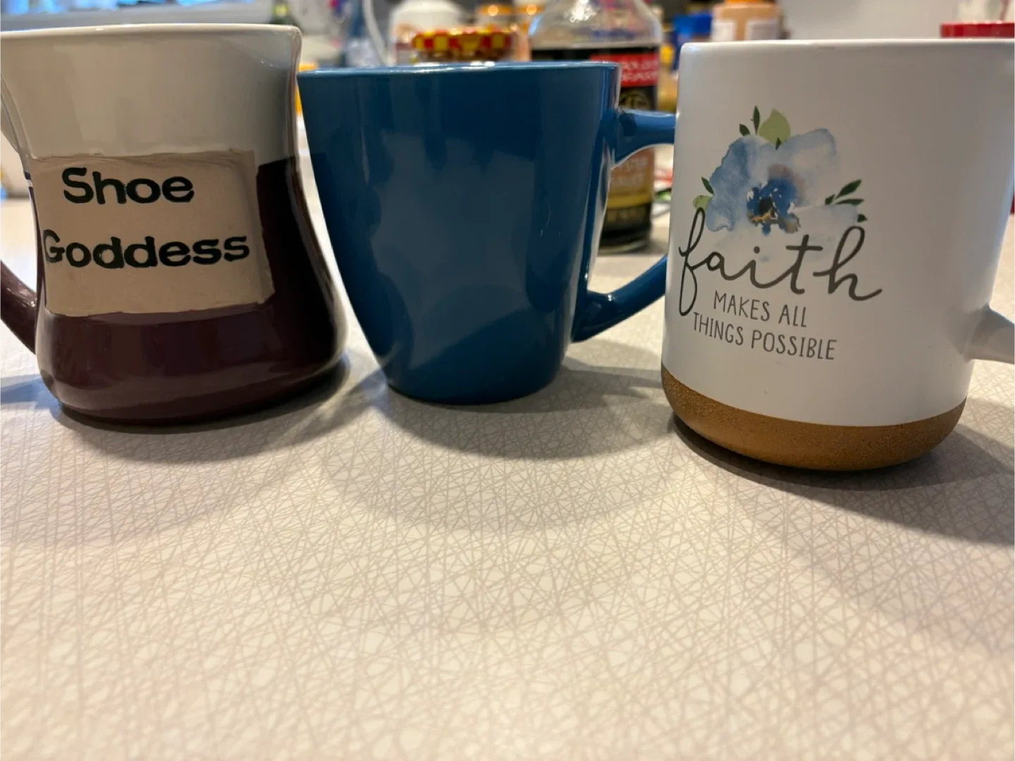 Assorted Mugs and Glasses image indicator(2)