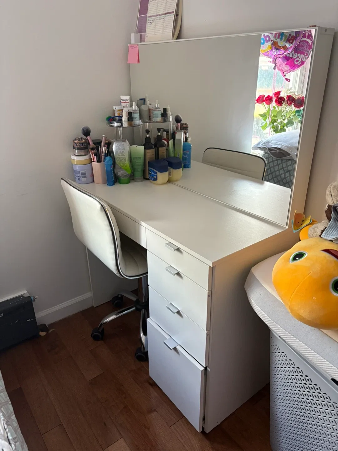 White Vanity Makeup Table with Mirror