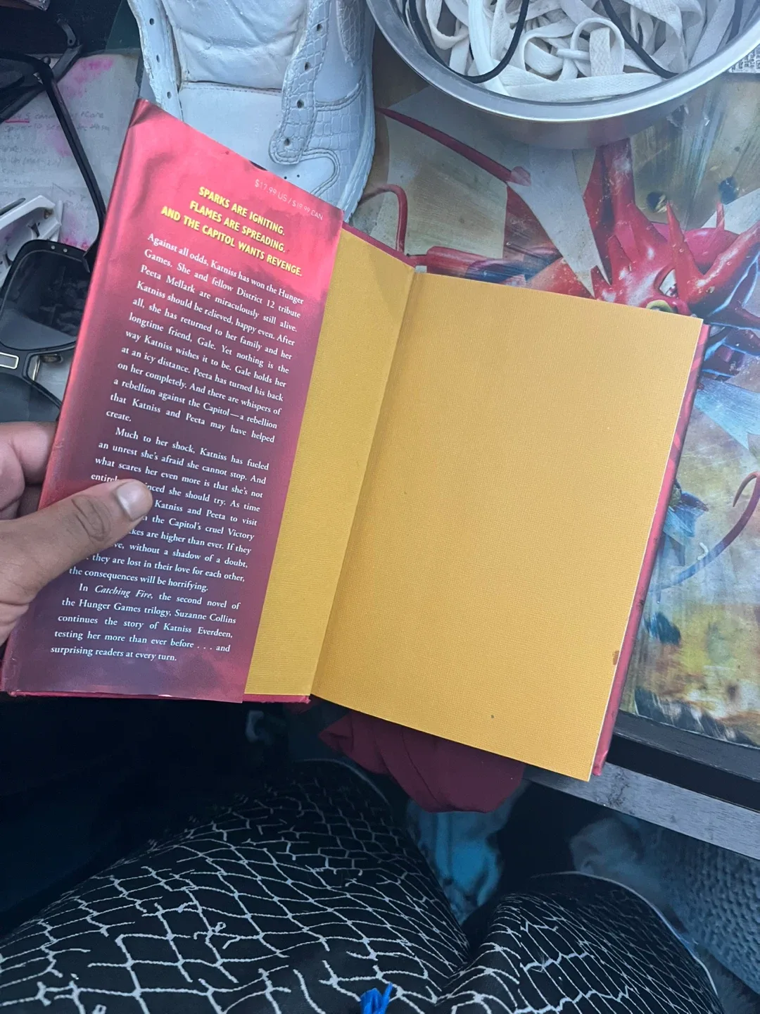 Catching Fire (Hunger Games, Book 2) by Suzanne Collins image indicator(2)