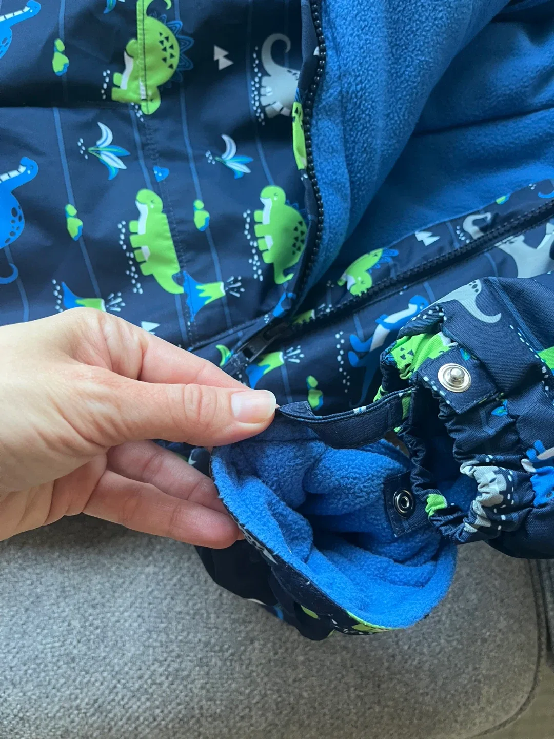 OshKosh Baby Dinosaur Snowsuit - Size 12-18m image indicator(3)