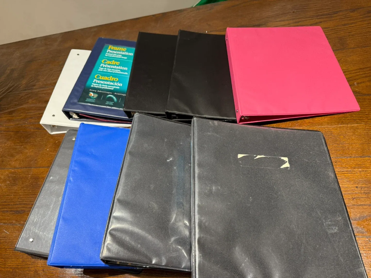 Lot of 8 Binders - Various Colours image indicator(5)