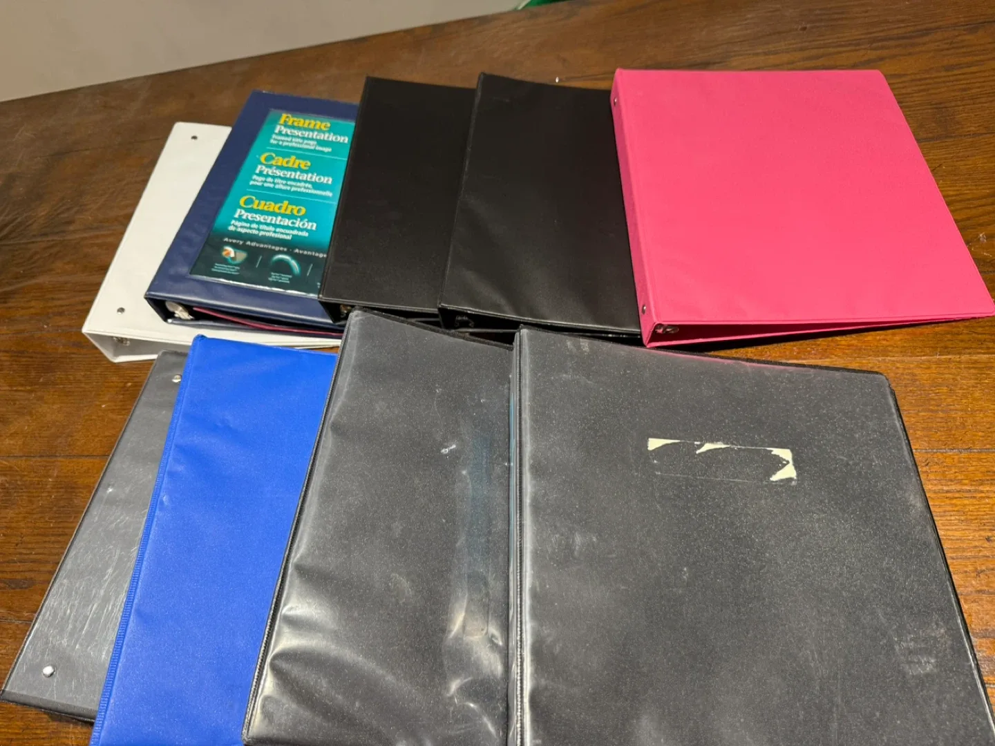 Lot of 8 Binders - Various Colours image indicator(4)