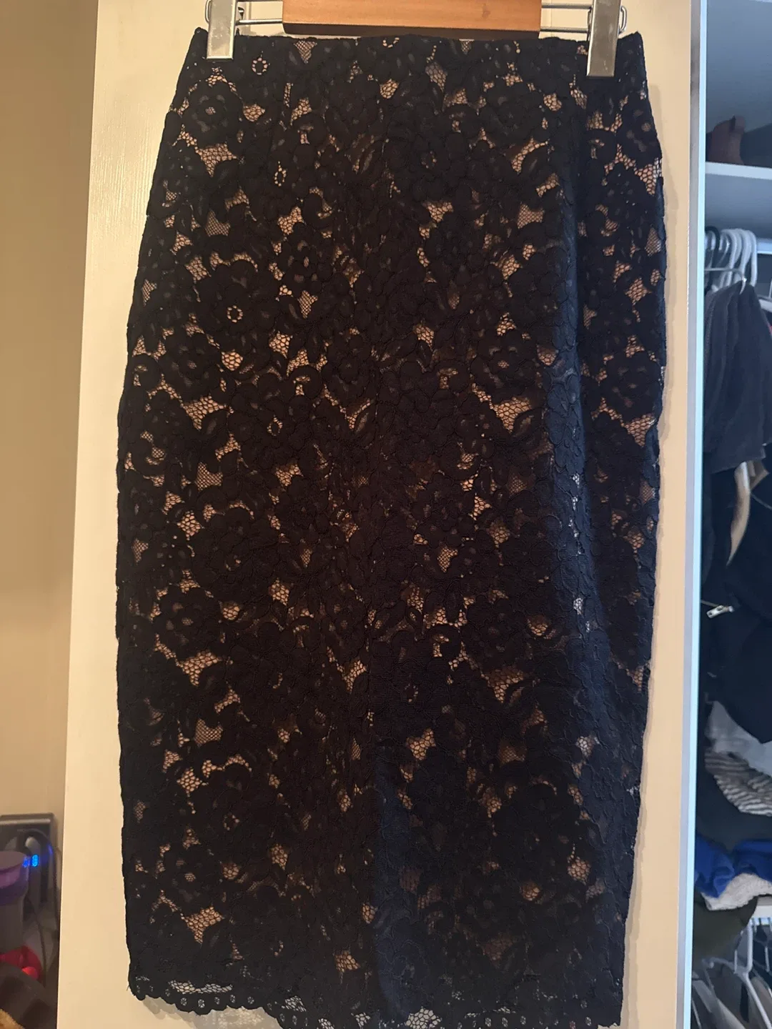 H&M Black Lace Pencil Skirt - Size 6 image indicator(2)