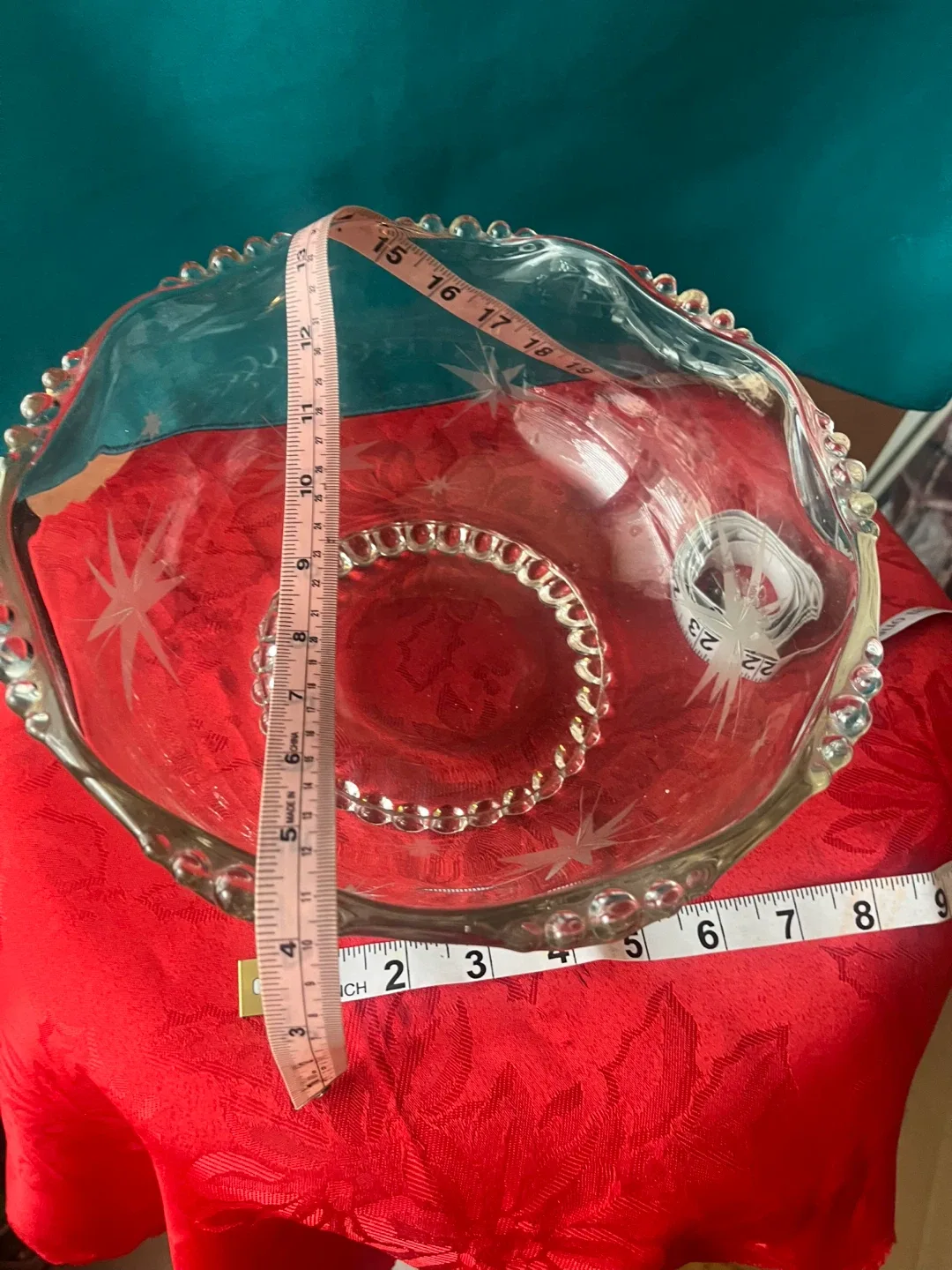 Vintage Glass Bowl with Starburst Design image indicator(4)