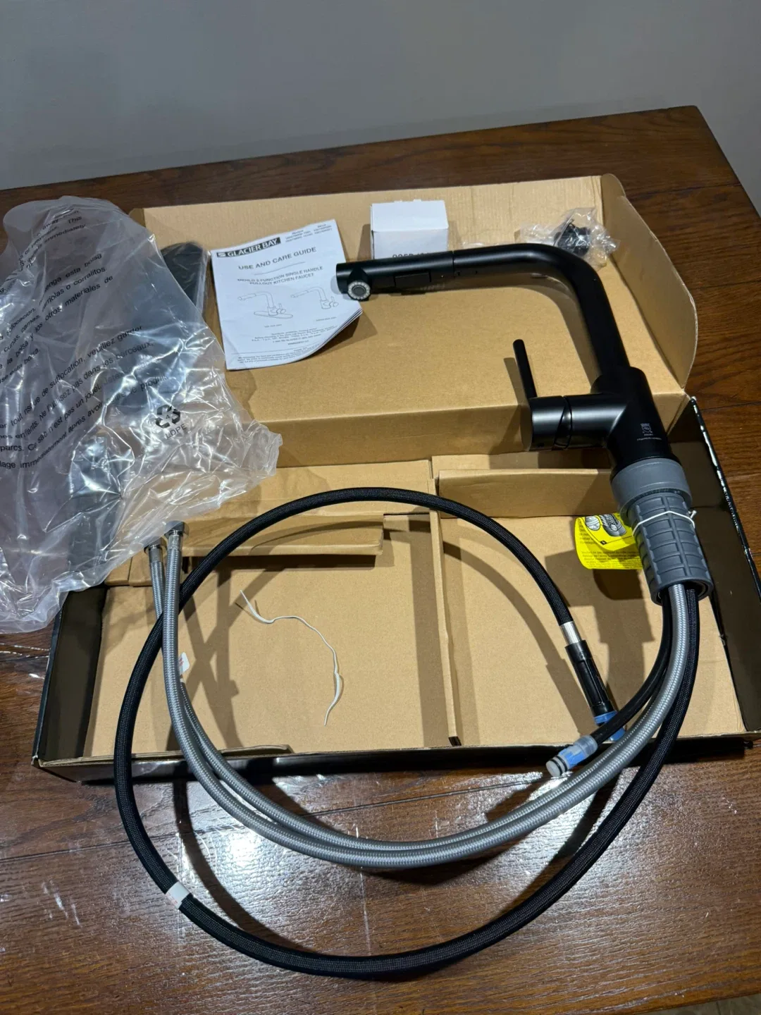 Glacier Bay Menlo Pull-Out Kitchen Faucet - Matte Black image indicator(3)