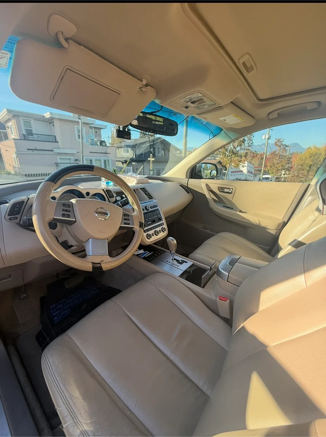 Nissan Murano SUV image indicator(4)