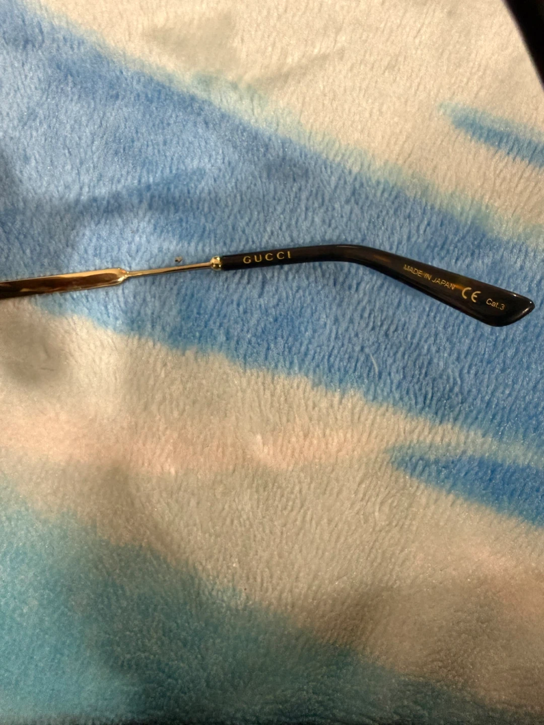 Gucci Sunglasses Black and Gold - photo 4