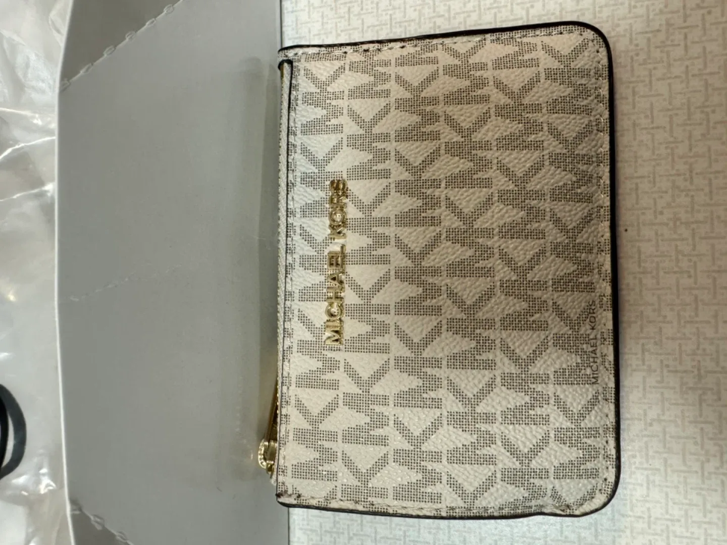 New Michael Kors Jet Set Travel Card Case image indicator(2)