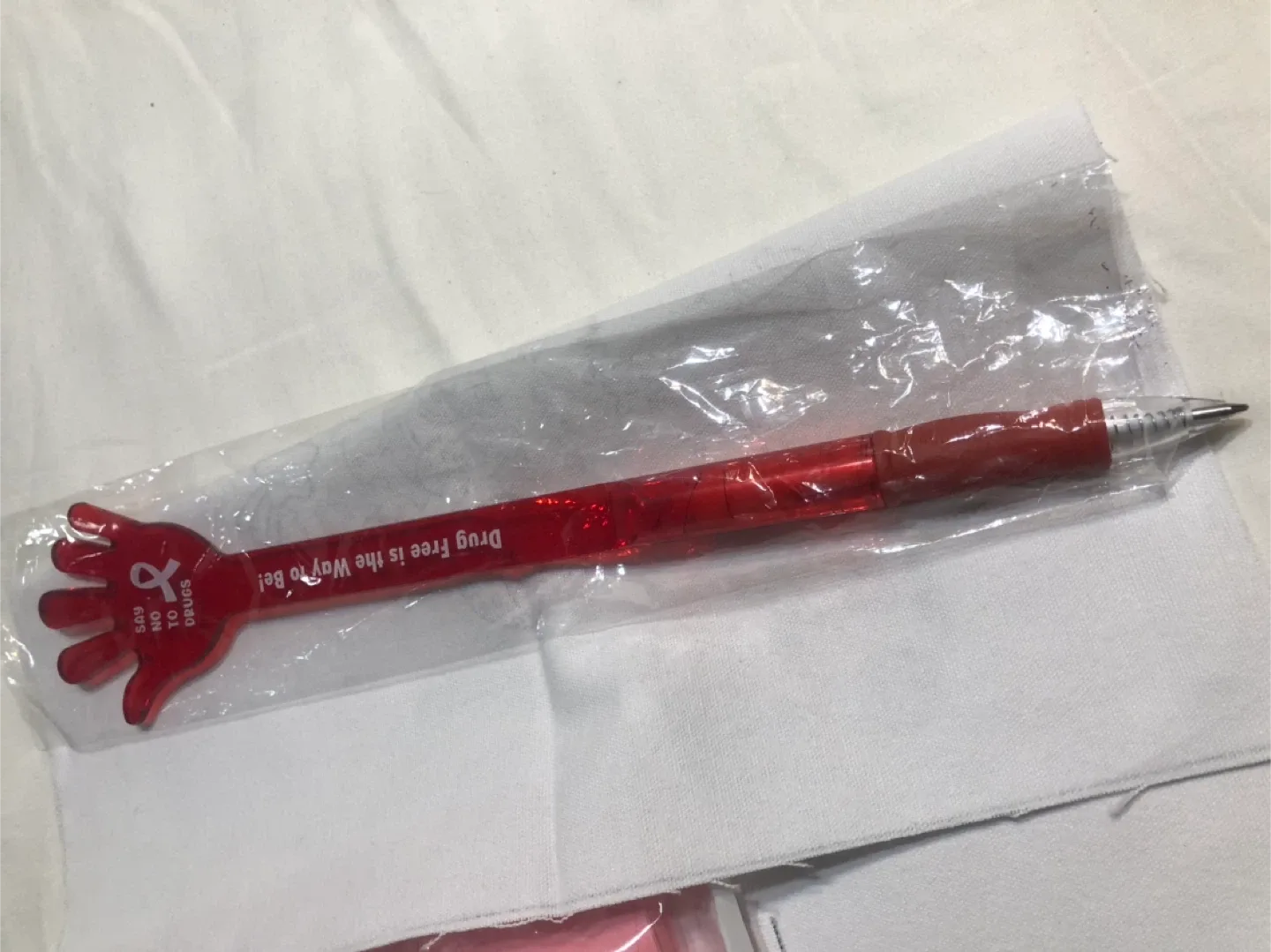 Red Ribbon Drug Free Pen - New in Package image indicator(2)