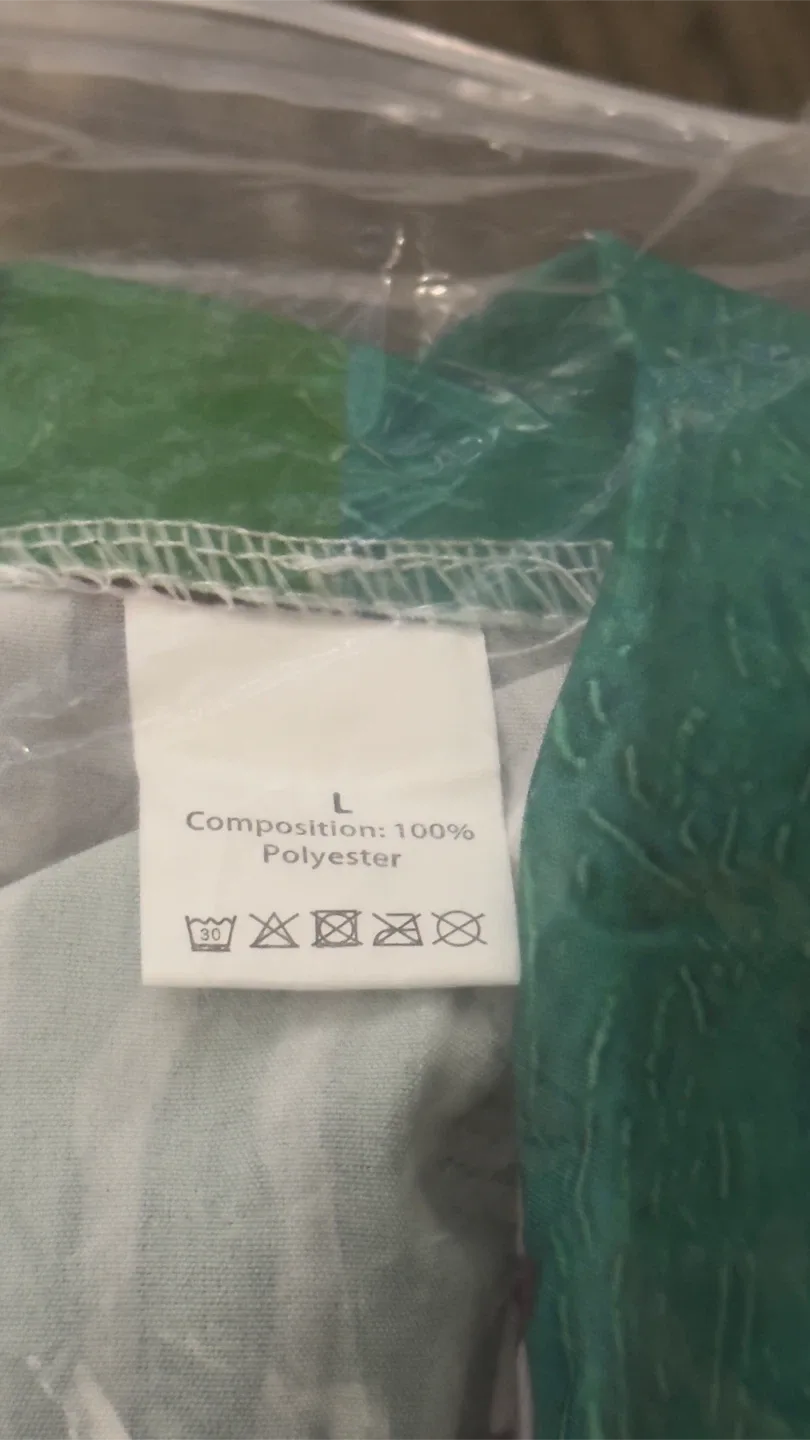 Polyester Hawaiian Shirt - Size L Brand New image indicator(2)