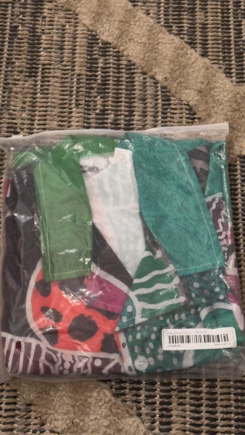 Polyester Hawaiian Shirt - Size L Brand New image indicator(3)